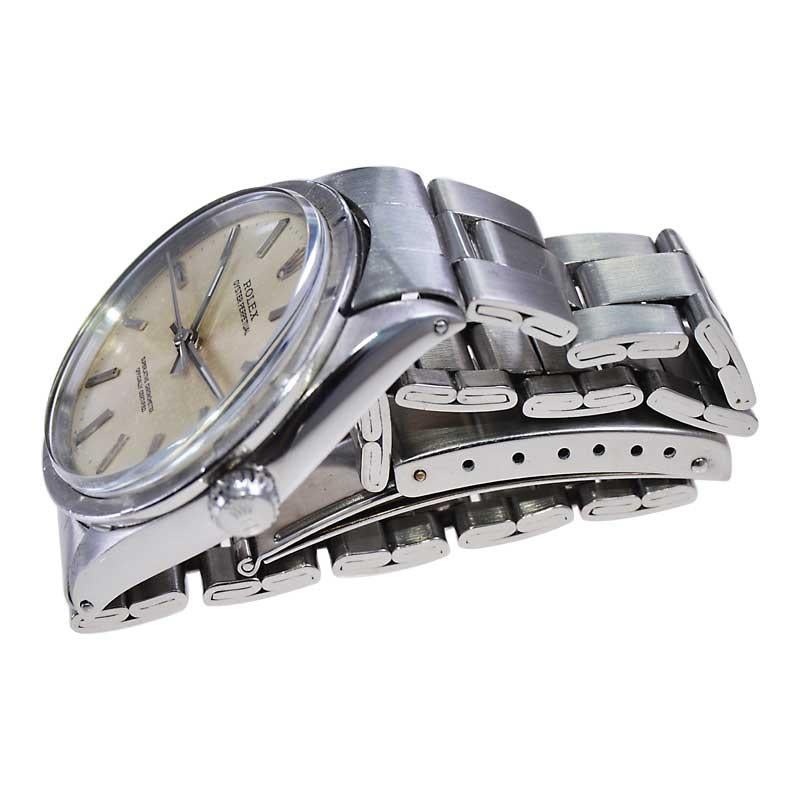 Rolex Edelstahl mit maschinell bearbeiteter Lünette und Original-Armband von 1967 im Angebot 1