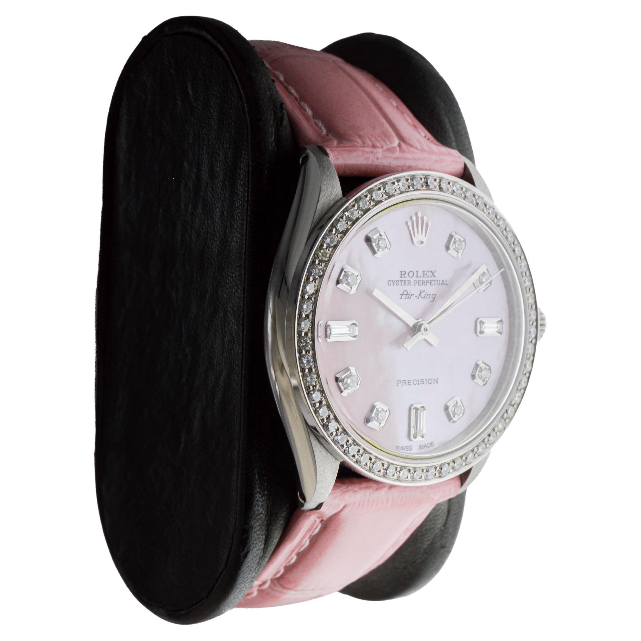 USINE / MAISON : Compagnie des montres Rolex
STYLE / RÉFÉRENCE : Air King / Référence 5500-1002
METAL / MATERIAL : Acier inoxydable
CIRCA / ANNÉE : années 1970
DIMENSIONS / TAILLE : Longueur 40 mm 