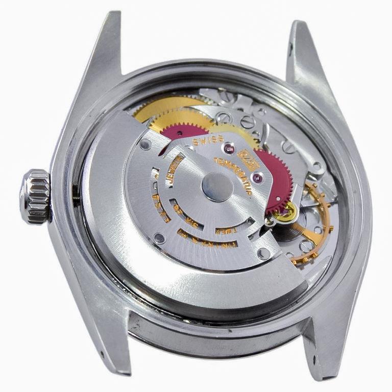 Rolex Oyster Perpetual Date personnalisée en acier, cadran et lunette en nacre et diamants en vente 5