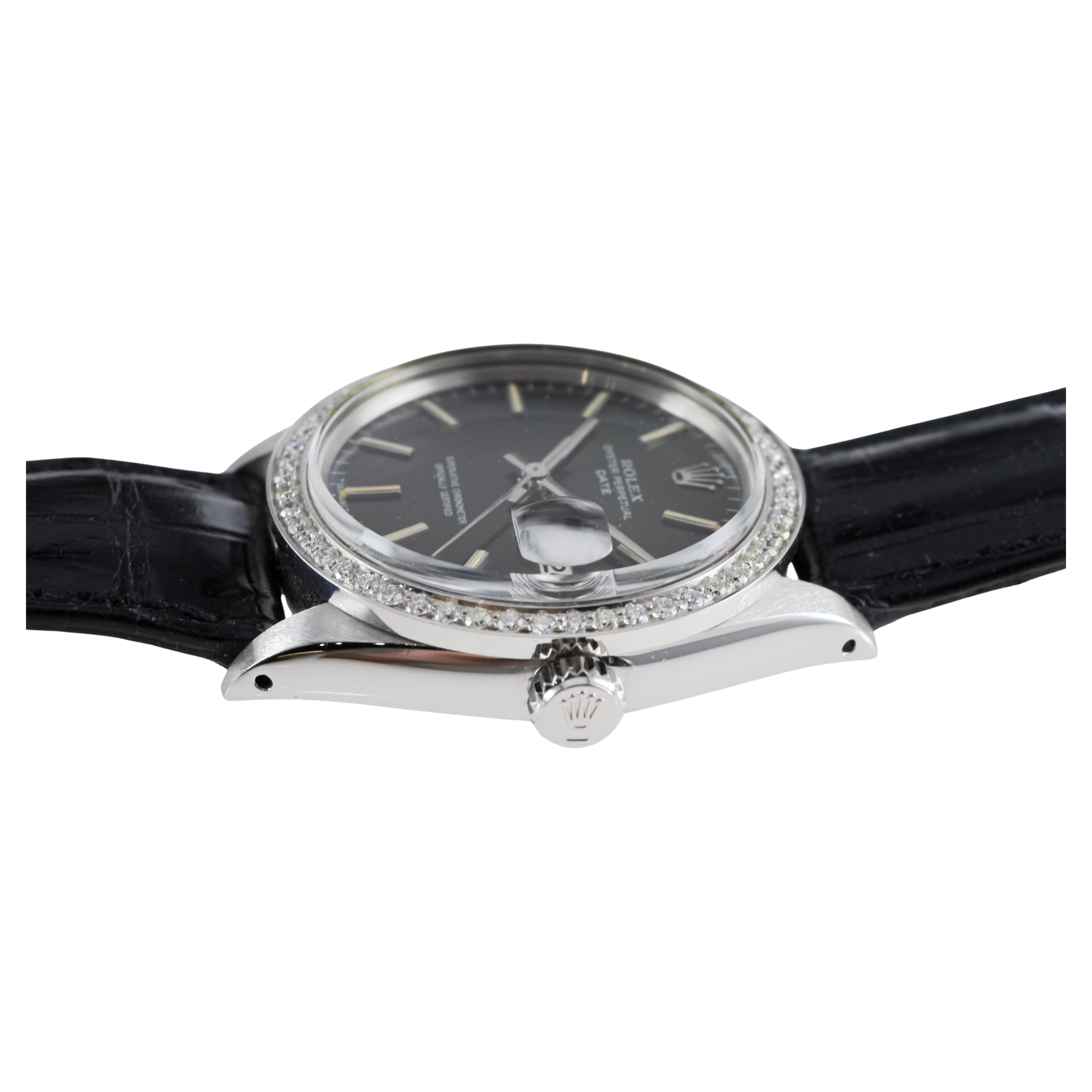 Rolex modello data in acciaio con raro quadrante nero, anni '60 circa, con ghiera personalizzata in vendita 9