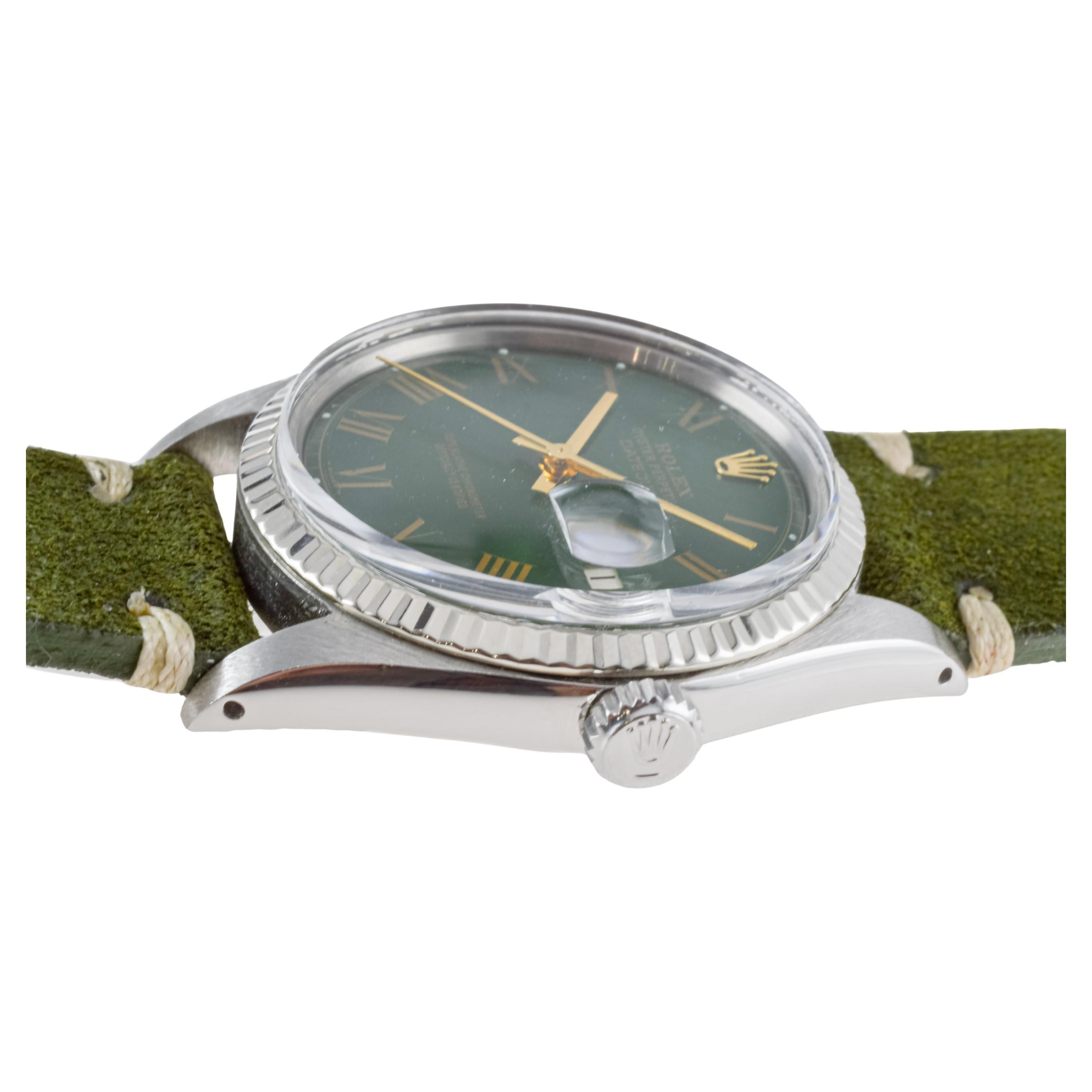 Rolex Datejust in acciaio con quadrante verde con numeri romani personalizzati, circa, anni '70 in vendita 4