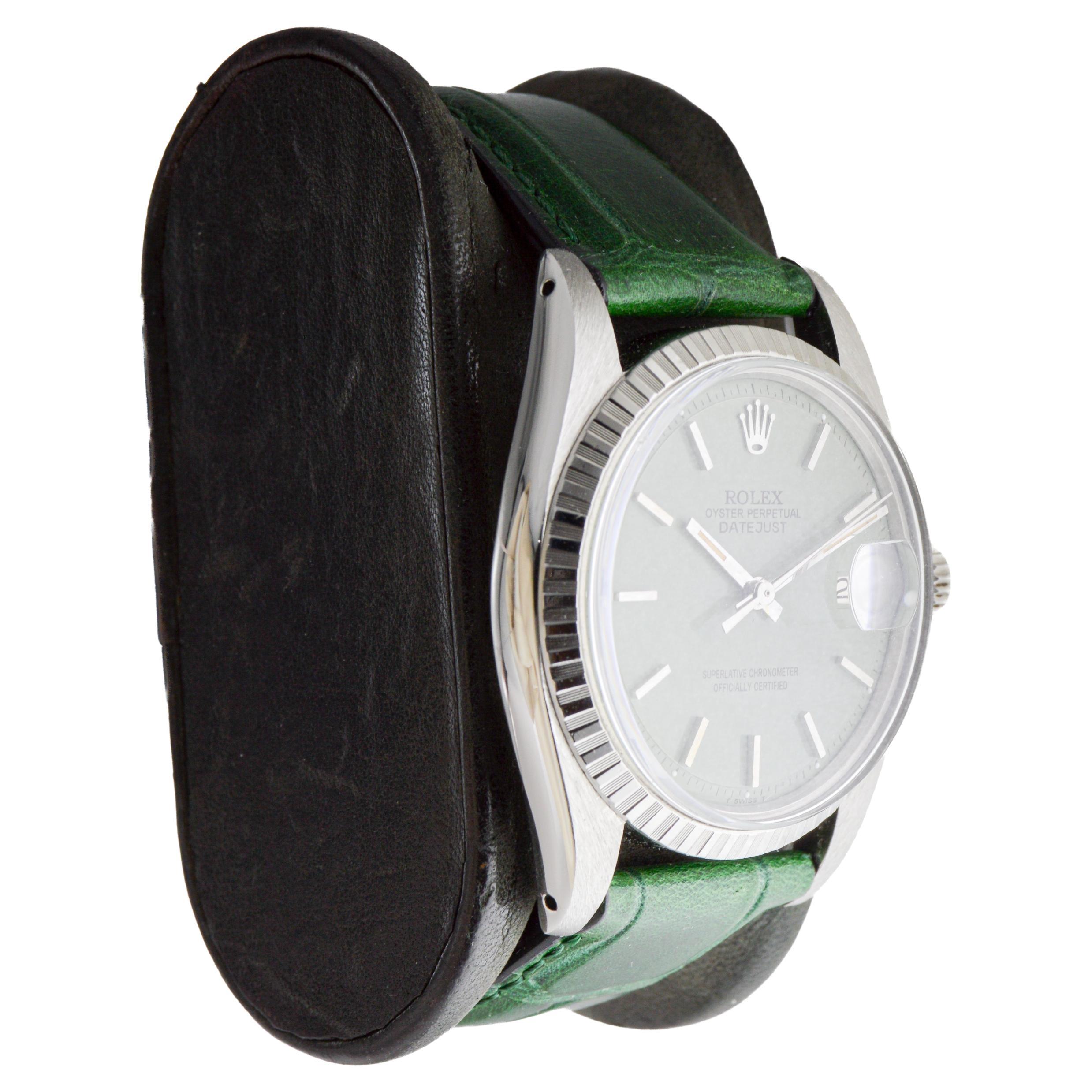 FABBRICA / CASA: Rolex Watch Company
STILE / RIFERIMENTO: Datejust / Riferimento 1603
METALLO / MATERIALE: Acciaio inossidabile
CIRCA / ANNO: 1960
DIMENSIONI: Lunghezza 42 mm X Diametro 36 mm
MOVIMENTO / CALIBRO: Carica perpetua / 26 rubini /