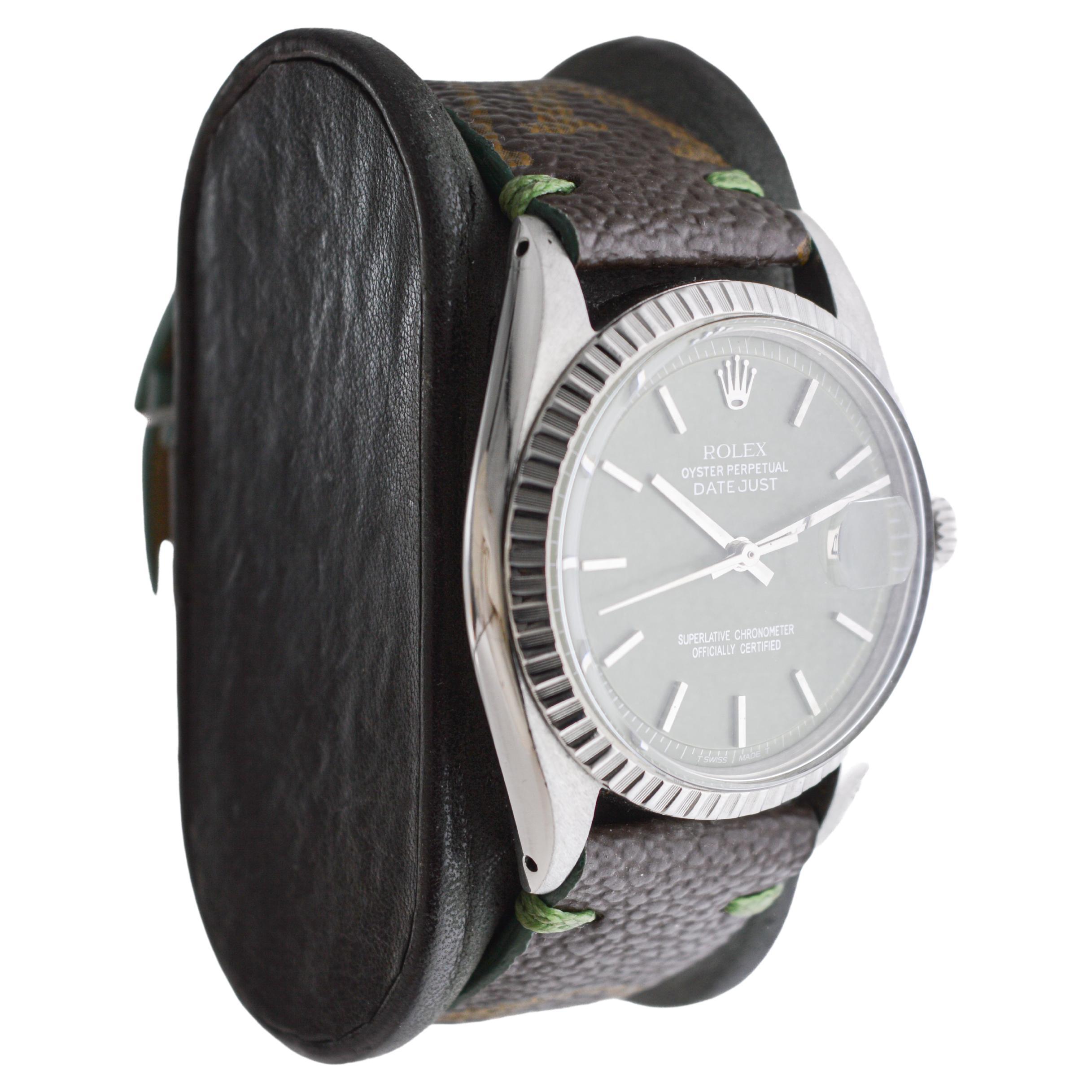 FACTORY / HOUSE: Rolex Watch Company
STYLE / REFERENCE: Datejust / Reference 1601
METAL / MATERIAL: Stainless Steel
CIRCA / YEAR: 1960's
DIMENSIONS / SIZE: Length 42mm X Diameter 36mm
MOVEMENT / CALIBER: Perpetual Winding / 26 Jewels / Caliber