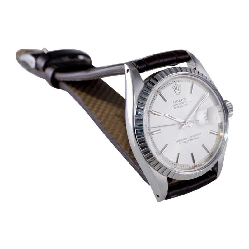 Rolex Datejust avec cadran argenté d'origine et papiers d'usine des années 1970 en vente 3