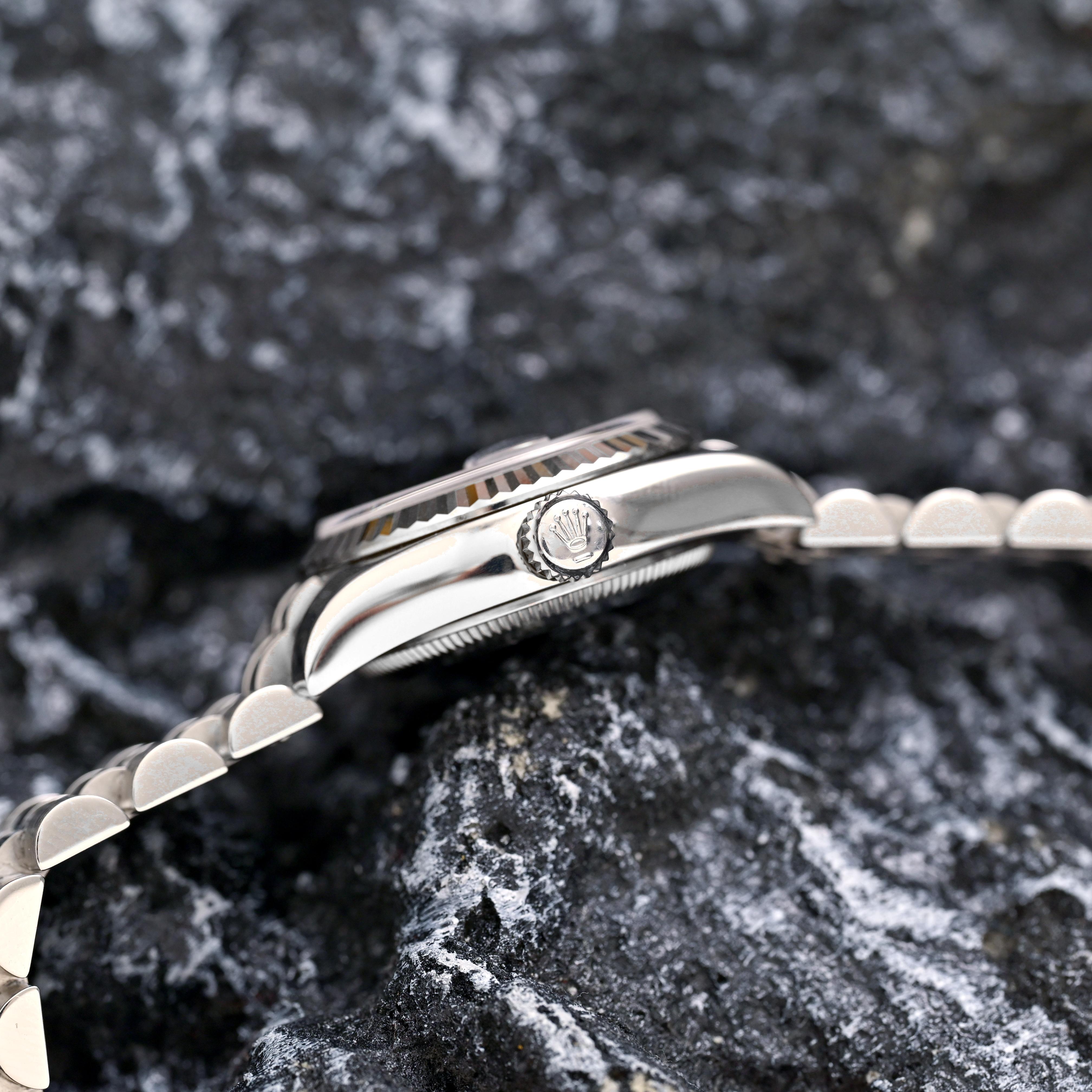 Rolex Steel Lady Datejust Ombre Blue Dial with Diamond Indexes Ref. 179174 en vente 6