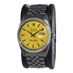 Montre Rolex Oyster Datejust en acier, vers 1970, avec boîte et bracelet carbonisés sur mesure