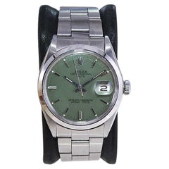 Rolex Oyster Perpetual Date de acero con esfera verde salvia hecha a medida Años 70