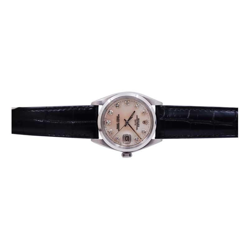 Rolex Montre Oyster Perpetual Date en acier avec cadran personnalisé en nacre et diamants, années 1970 4