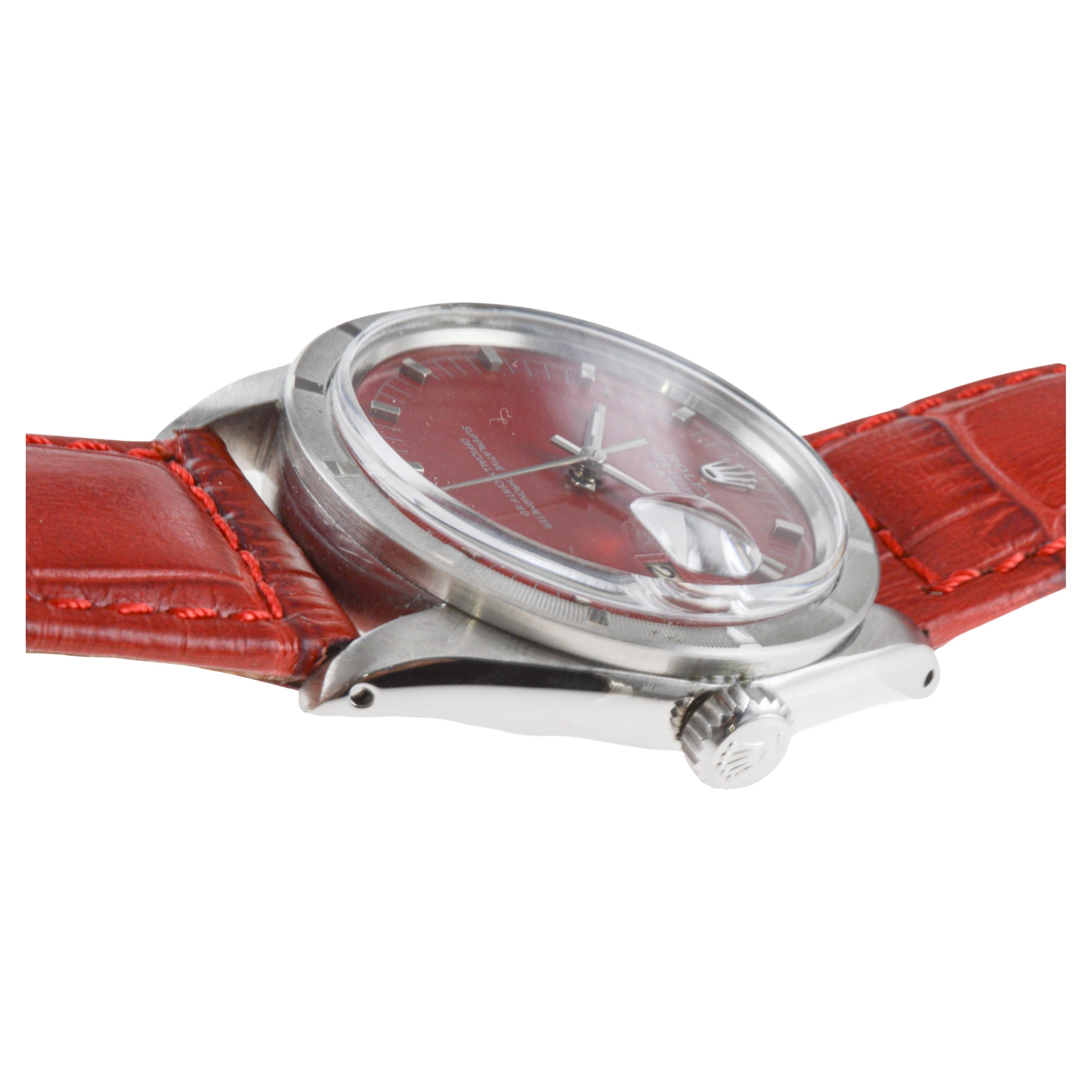 Rolex Oyster Perpetual Date avec cadran rouge personnalisé et lunette tournée par moteur en vente 7