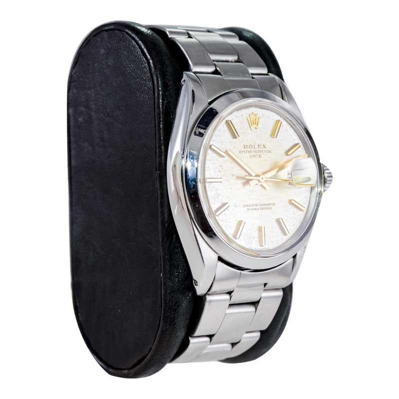 FACTORY / HOUSE: Rolex Watch Company
STYLE / REFERENCE: Oyster Perpetual Date / Reference 1500
METAL / MATERIAL: Stainless Steel
CIRCA / YEAR: 1970's
DIMENSIONS / SIZE: Length 42mm X Diameter 35mm
MOVEMENT / CALIBER: Perpetual Winding / 26 Jewels /