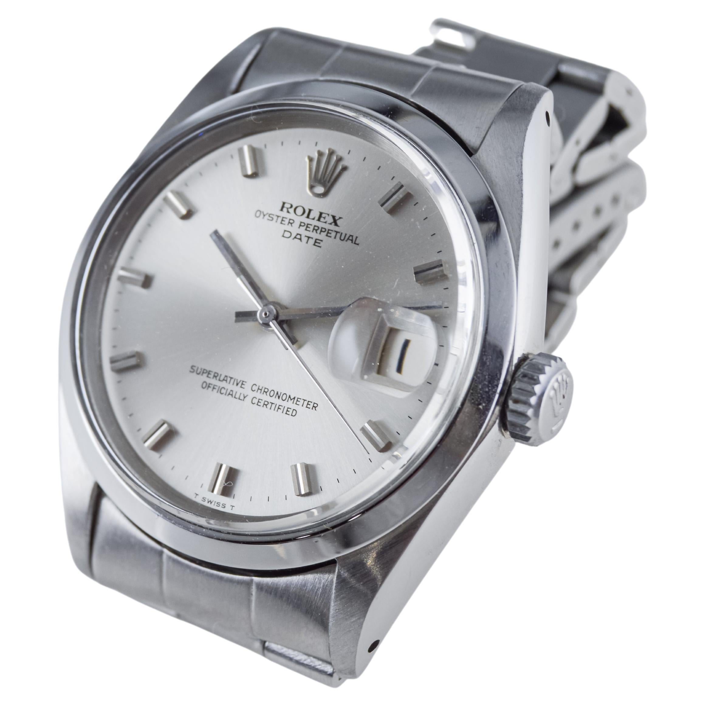 Rolex Montre Oyster Perpetual Date en acier avec cadran argenté d'origine d'usine, années 1960 en vente 1