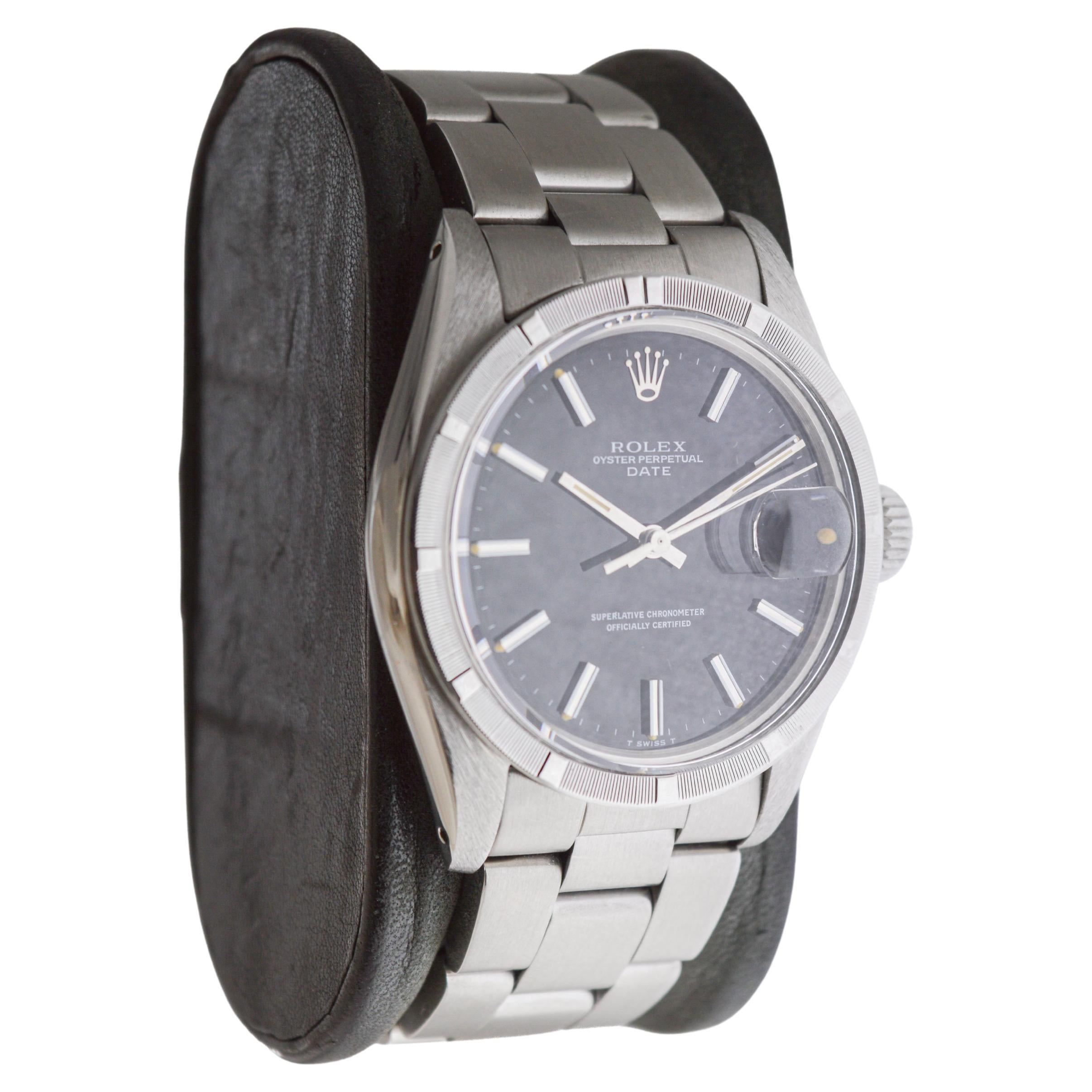 Moderne Rolex Steel Oyster Perpetual Date avec cadran noir et lunette tournante en vente