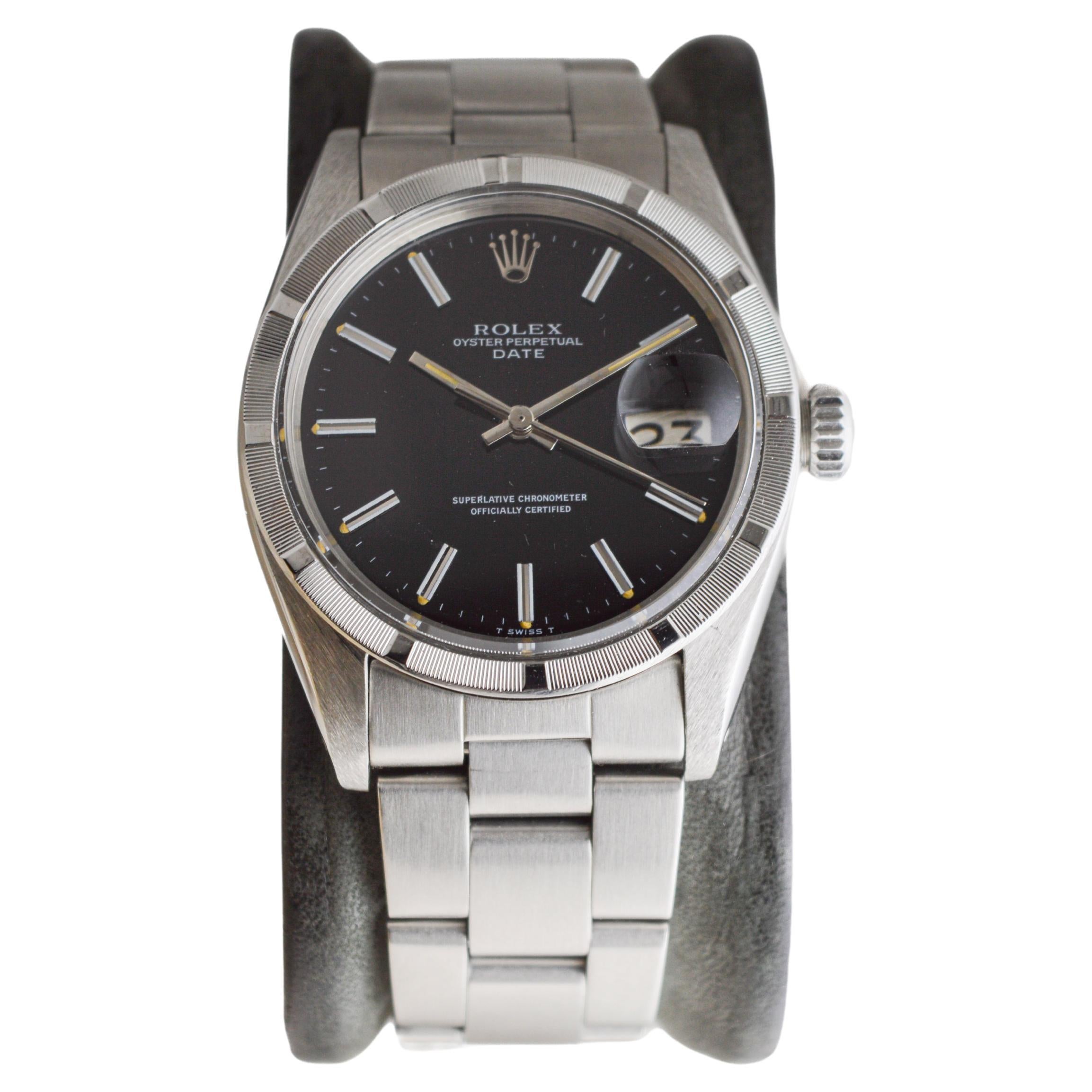 Rolex Steel Oyster Perpetual Date avec cadran noir et lunette tournante Excellent état - En vente à Long Beach, CA