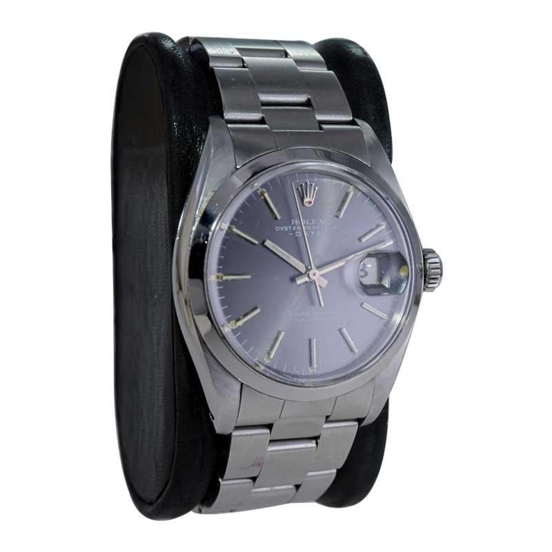 Moderniste Rolex Oyster Perpetual Date avec cadran anthracite d'origine d'usine rare, 1970 en vente