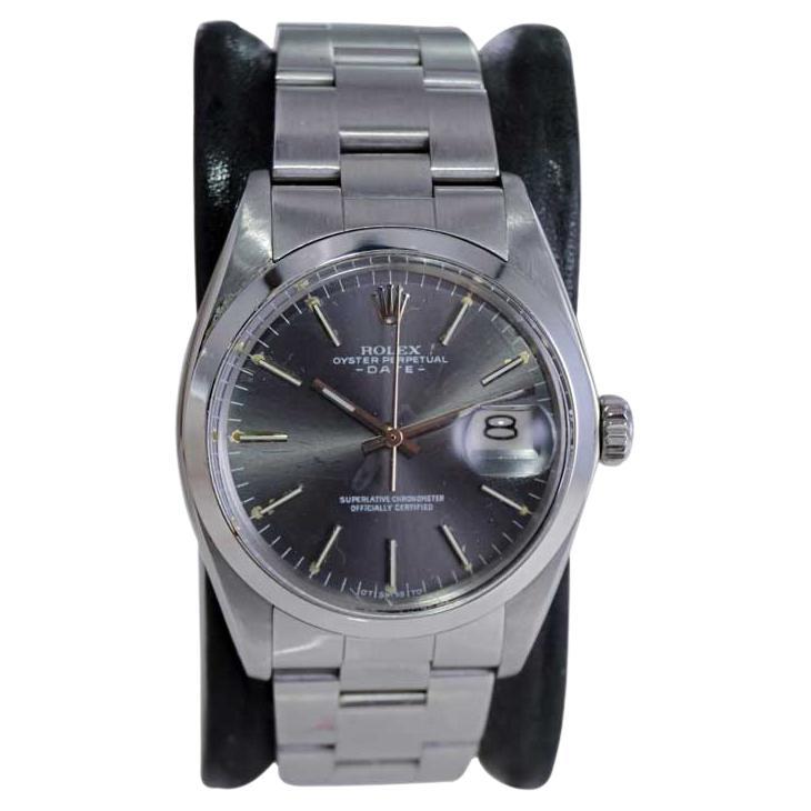 Rolex Oyster Perpetual Date avec cadran anthracite d'origine d'usine rare, 1970 en vente