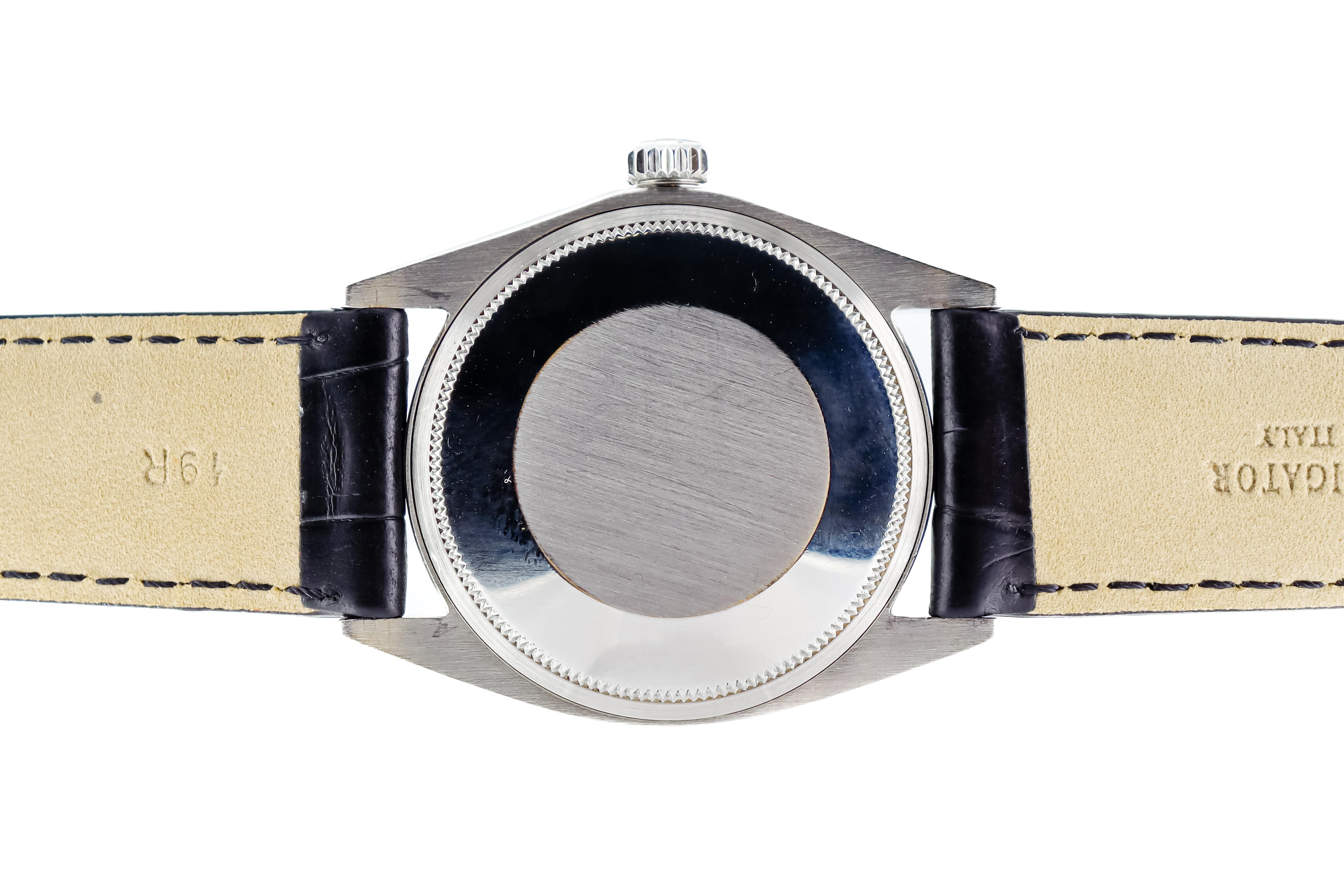 Rolex Montre Oyster Perpetual Date en acier avec cadran noir d'origine rare et index dorés en vente 9