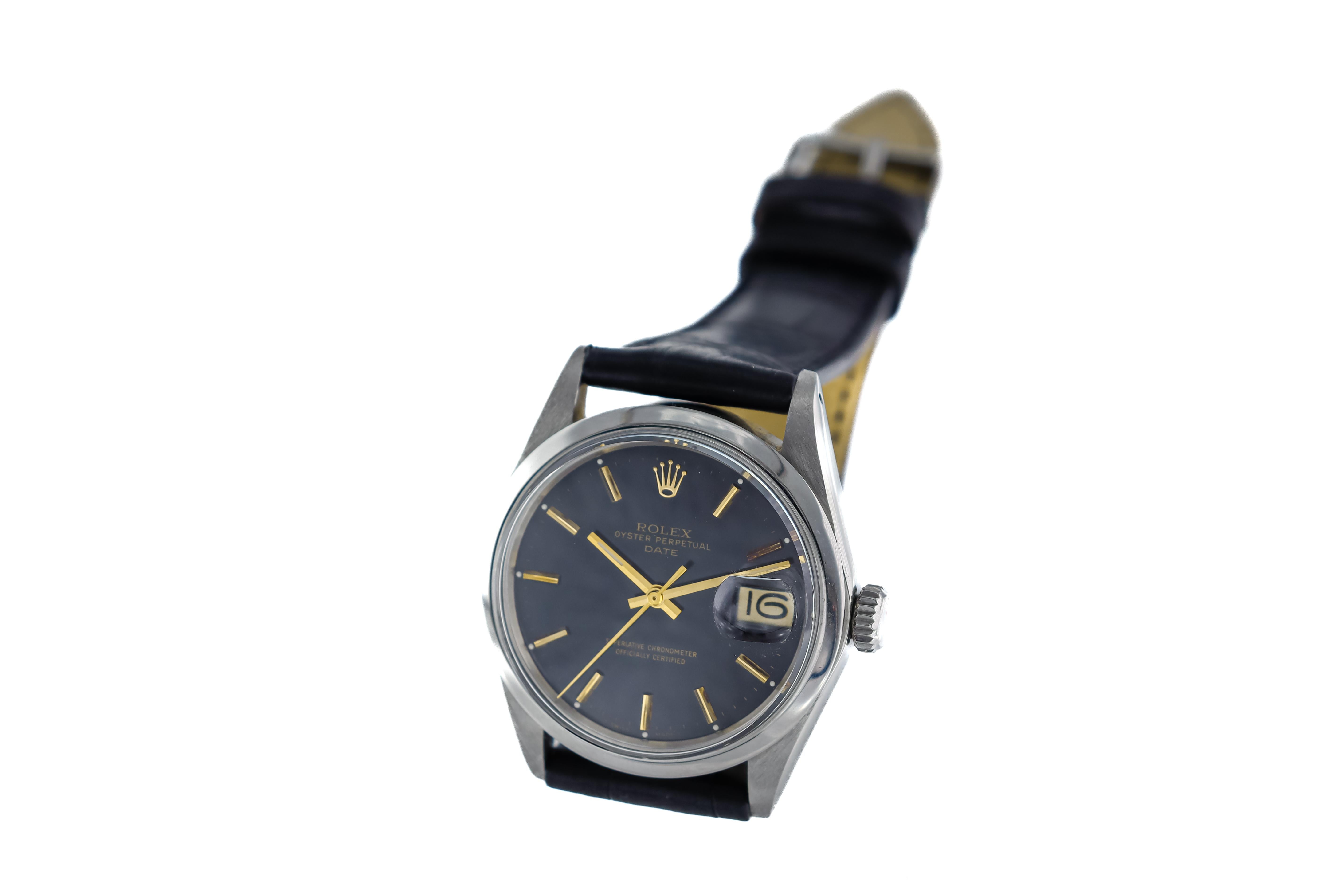 Rolex Montre Oyster Perpetual Date en acier avec cadran noir d'origine rare et index dorés en vente 4