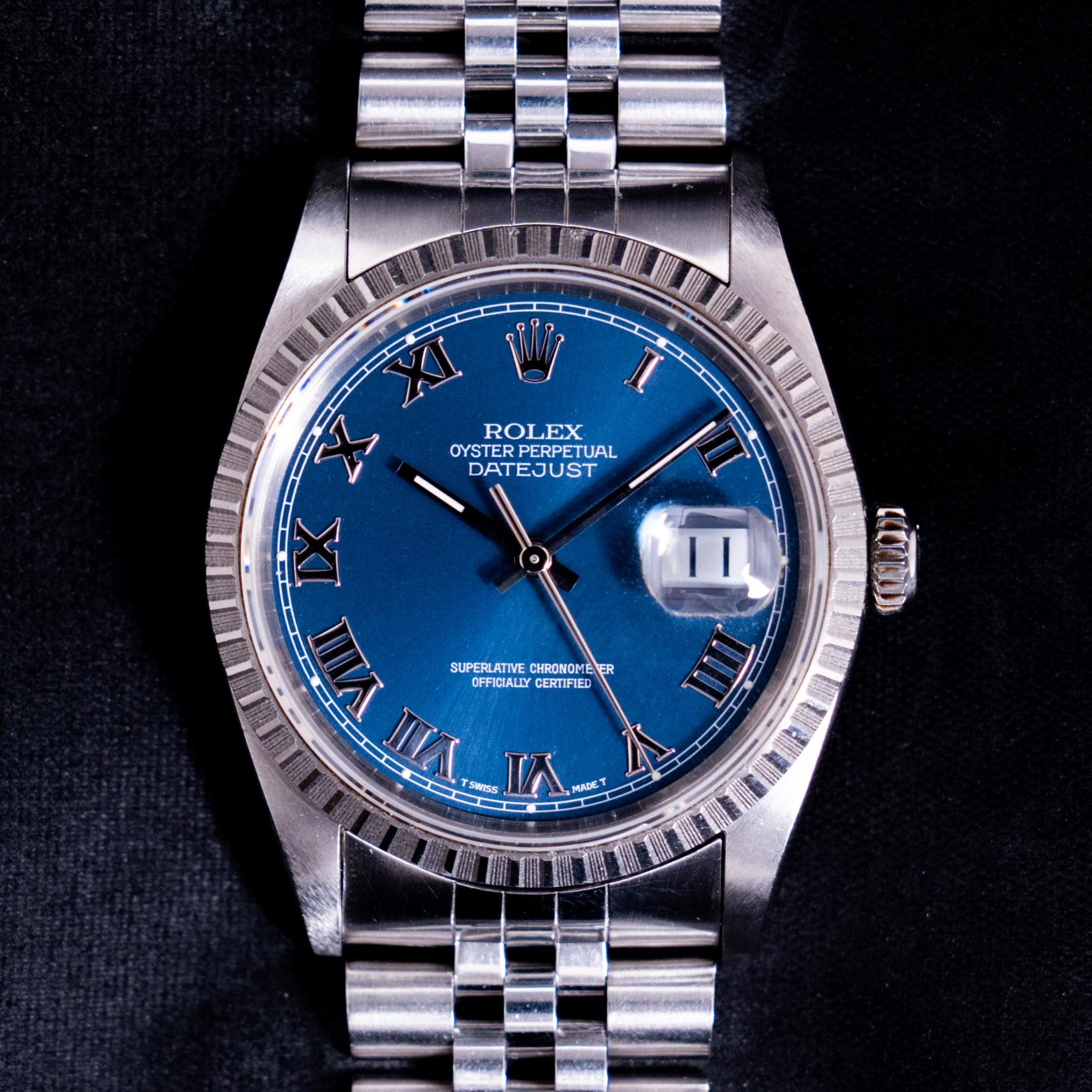 Women's or Men's Rolex Steel Oyster Perpetual Datejust Blue Roman Dial 16220 Watch w/ Paper, 1993 For Sale