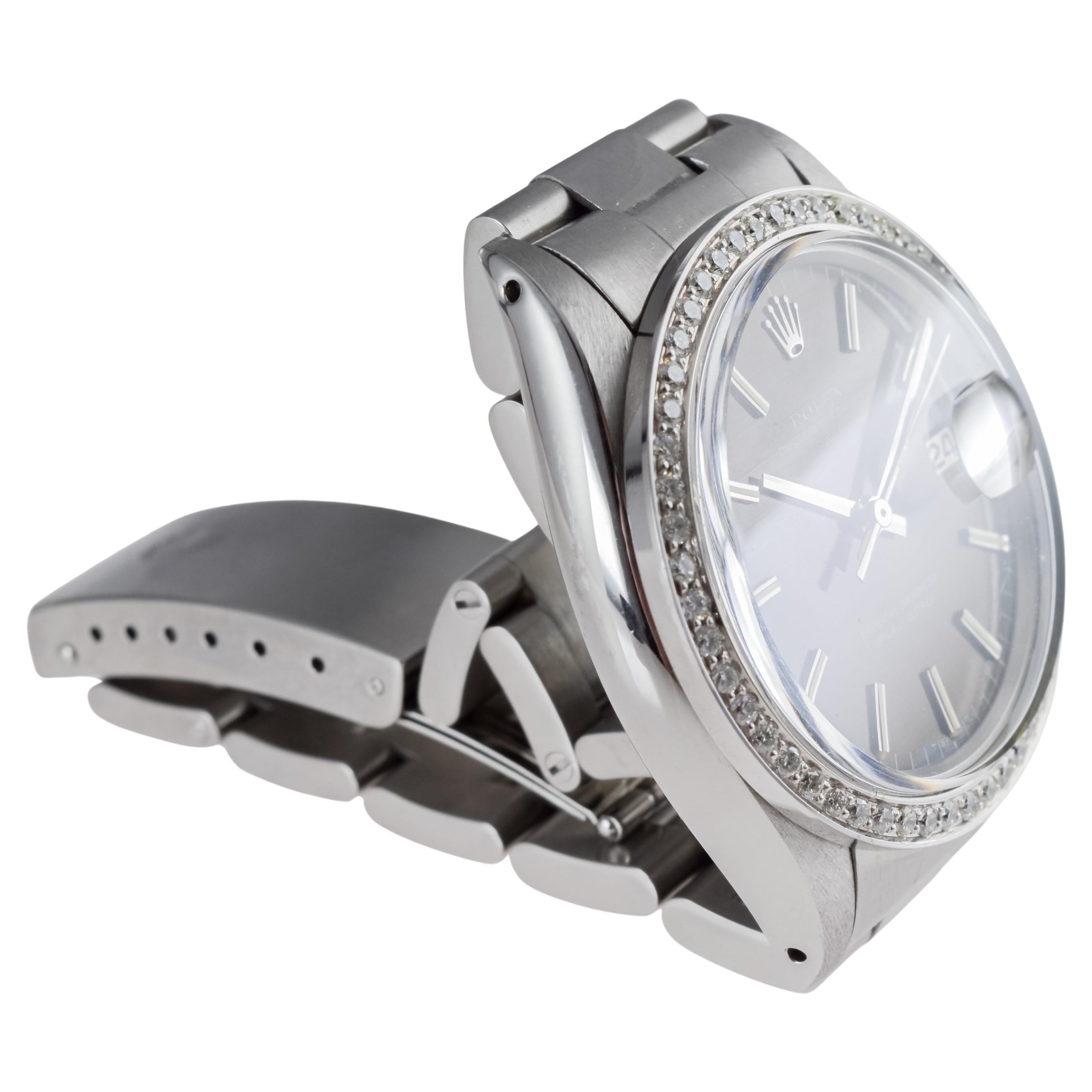Rolex Steel Oyster Perpetual Datejust avec rare cadran noir circa, 1960's en vente 4