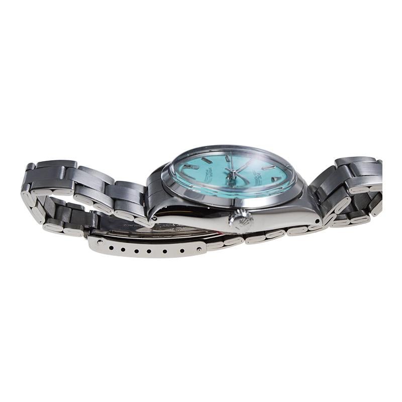 Rolex Oyster Perpetual de acero con esfera azul hecha a medida, alrededor de 1970 en venta 3