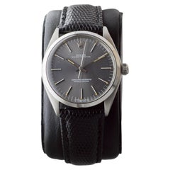 Rolex Oyster Perpetual de acero con excepcional esfera de color carbón circa 1970's