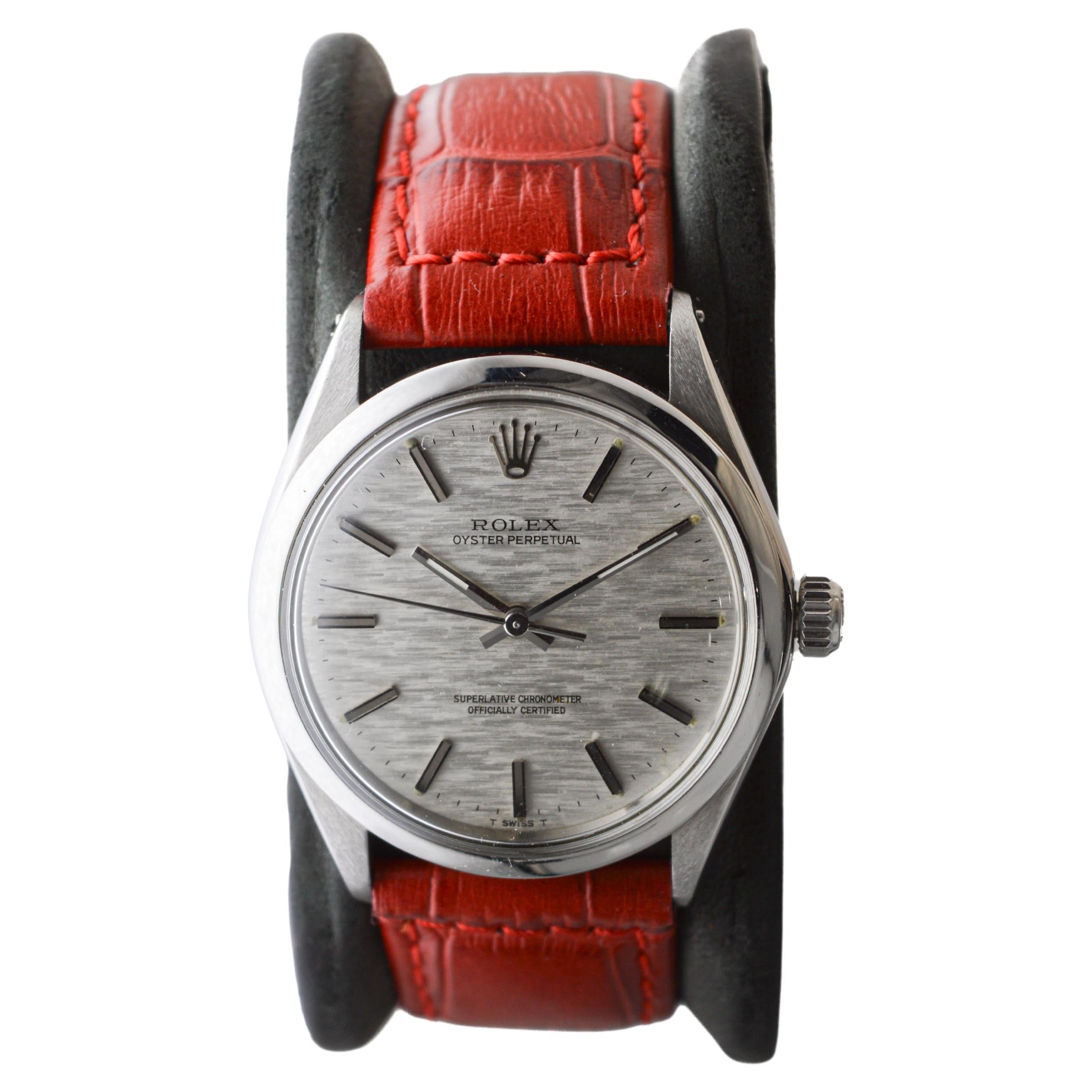 Moderne Rolex Steel Oyster Perpetual avec cadran gravé d'origine circa 1970's en vente