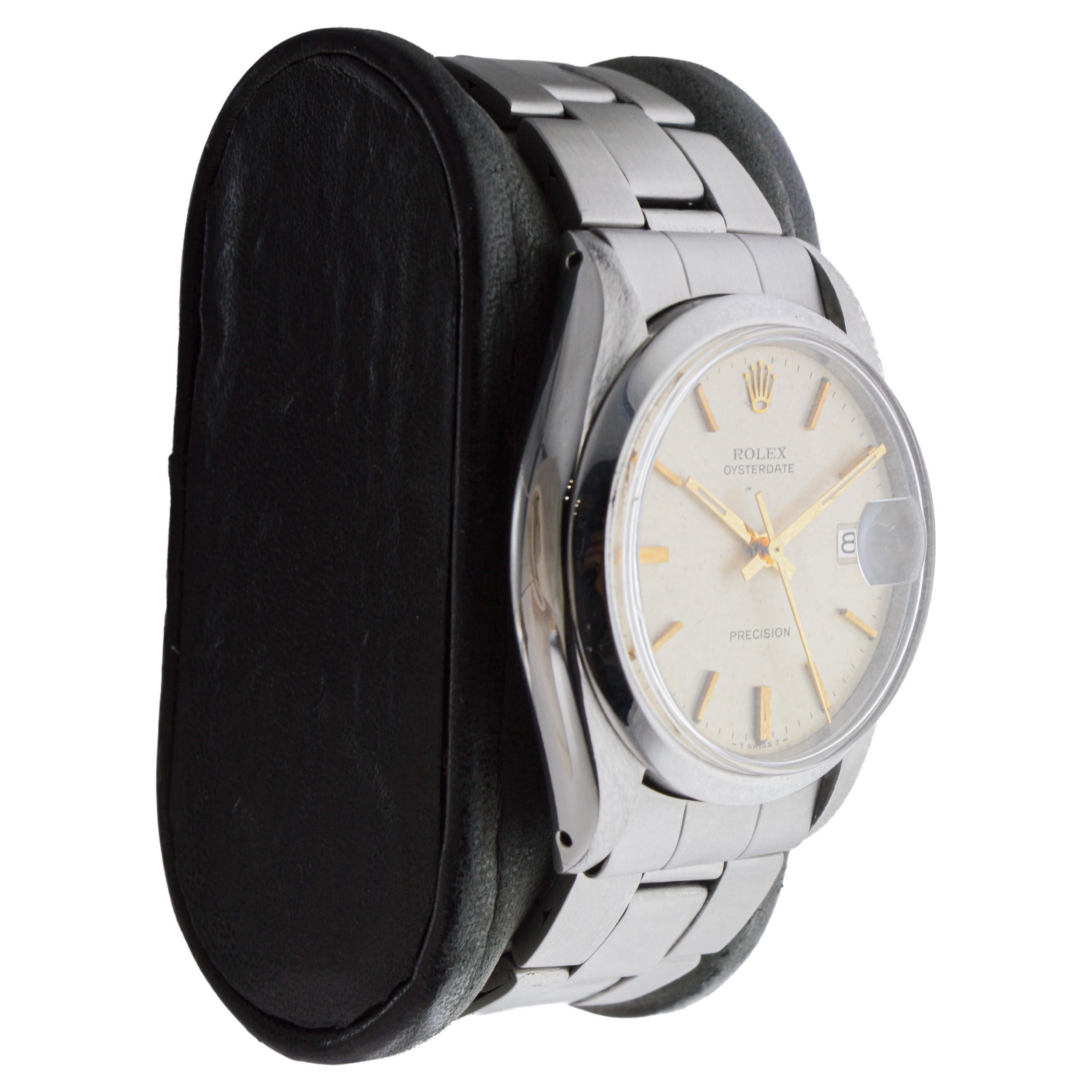 FACTORY / HOUSE: Rolex Watch Company
STYLE / REFERENCE: Oysterdate / Reference 
METAL / MATERIAL: Stainless Steel
CIRCA / YEAR: 1971
DIMENSIONS / SIZE: Length 41mm X Diameter 35mm
MOVEMENT / CALIBER: Manual Winding / 17 Jewels / Caliber 
DIAL /