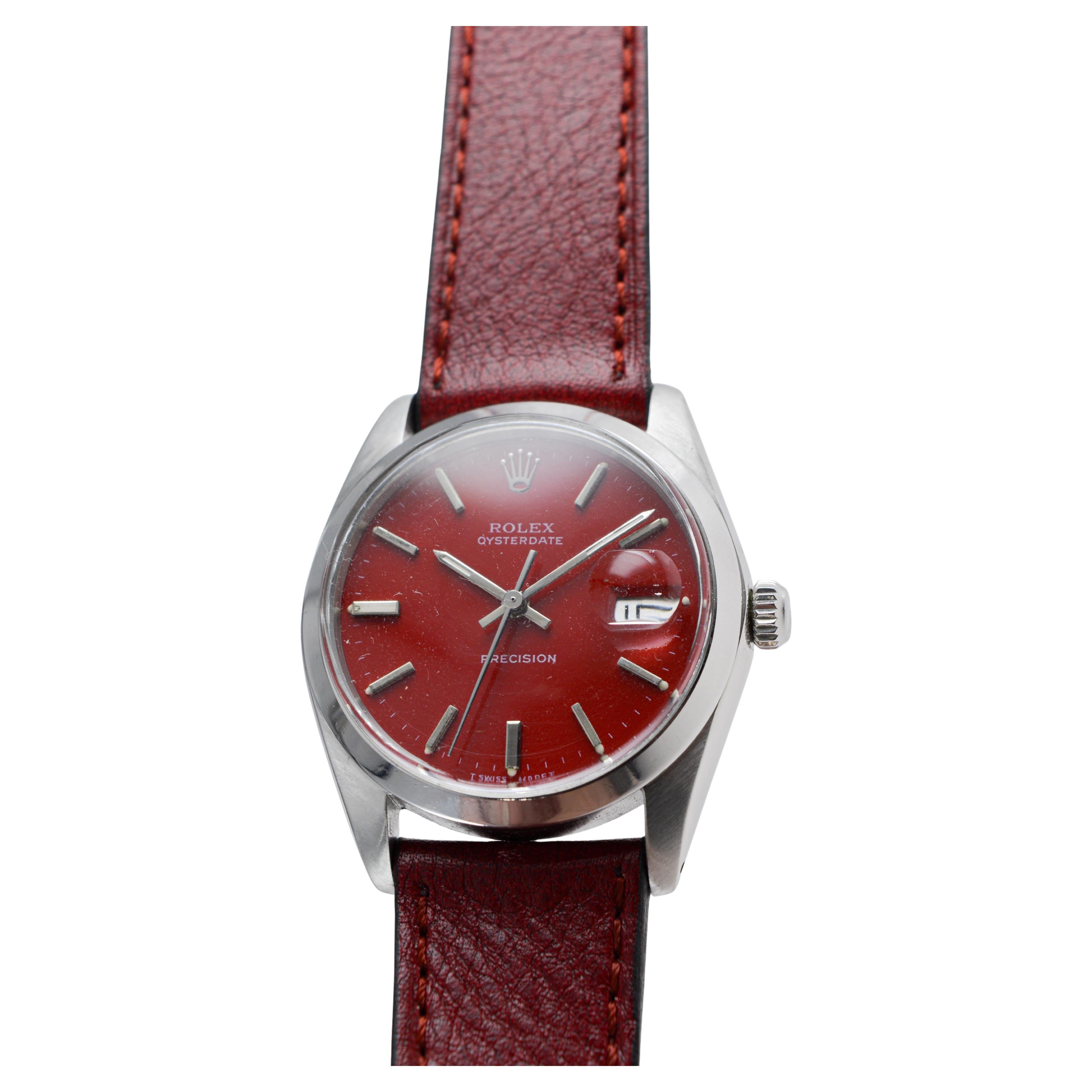 Rolex Oysterdate en acier avec cadran rouge unique circa, 1970's en vente 2