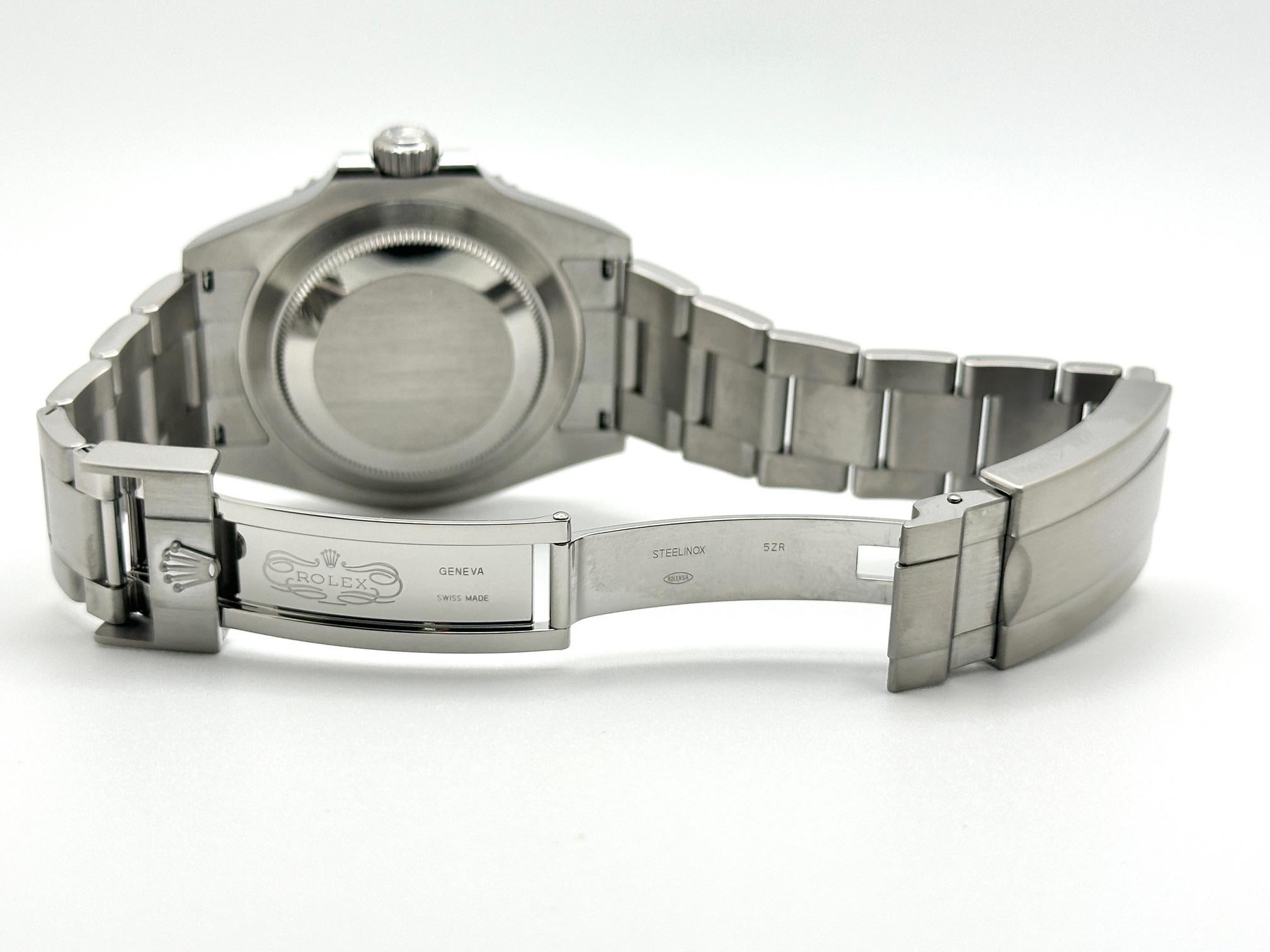 Rolex Submariner 124060 41mm Black Ceramic Stainless Steel Box Paper 2022 en vente 1