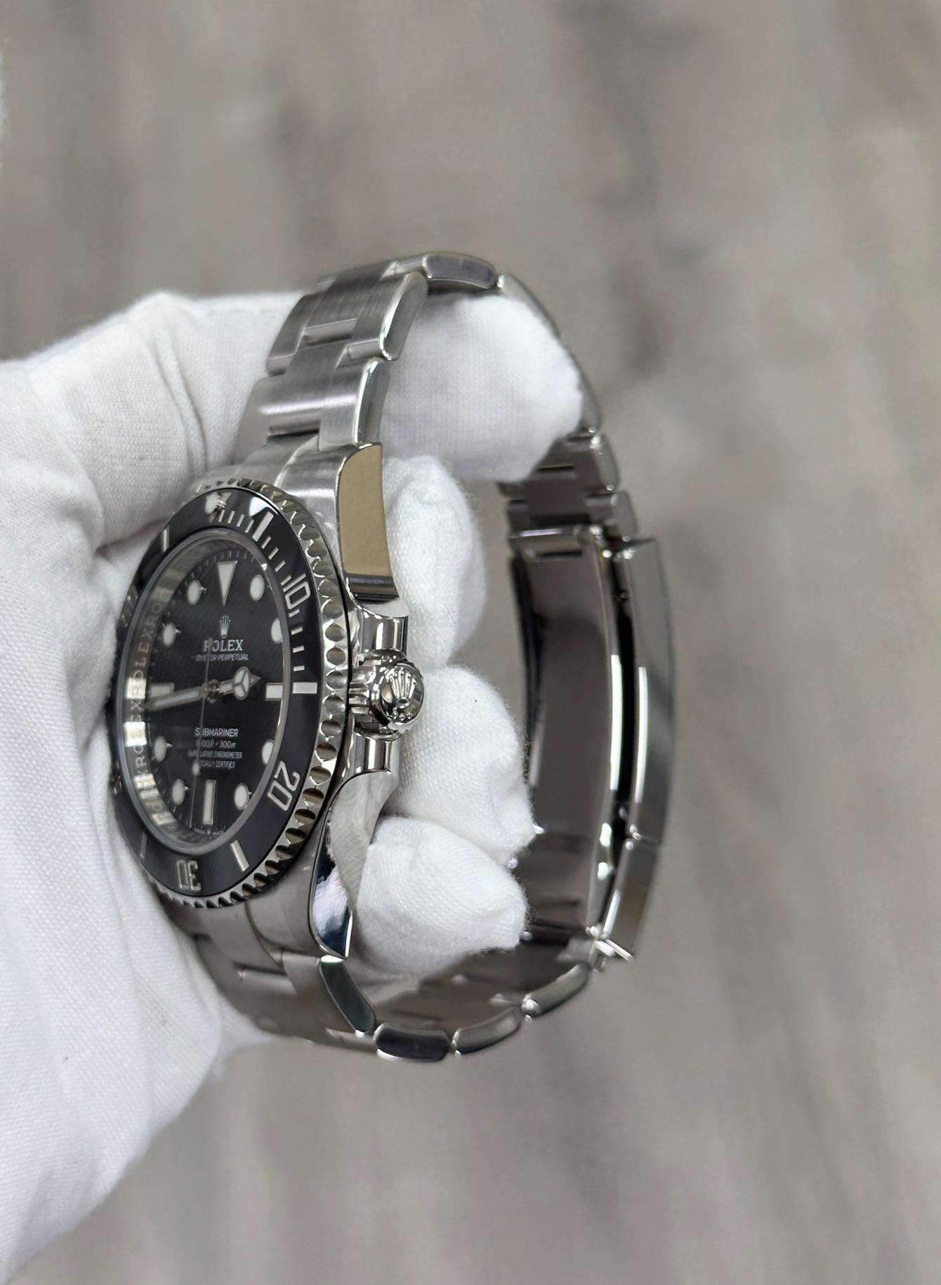 Rolex Submariner 124060 41mm Black Ceramic Stainless Steel Box Paper 2022 en vente 4