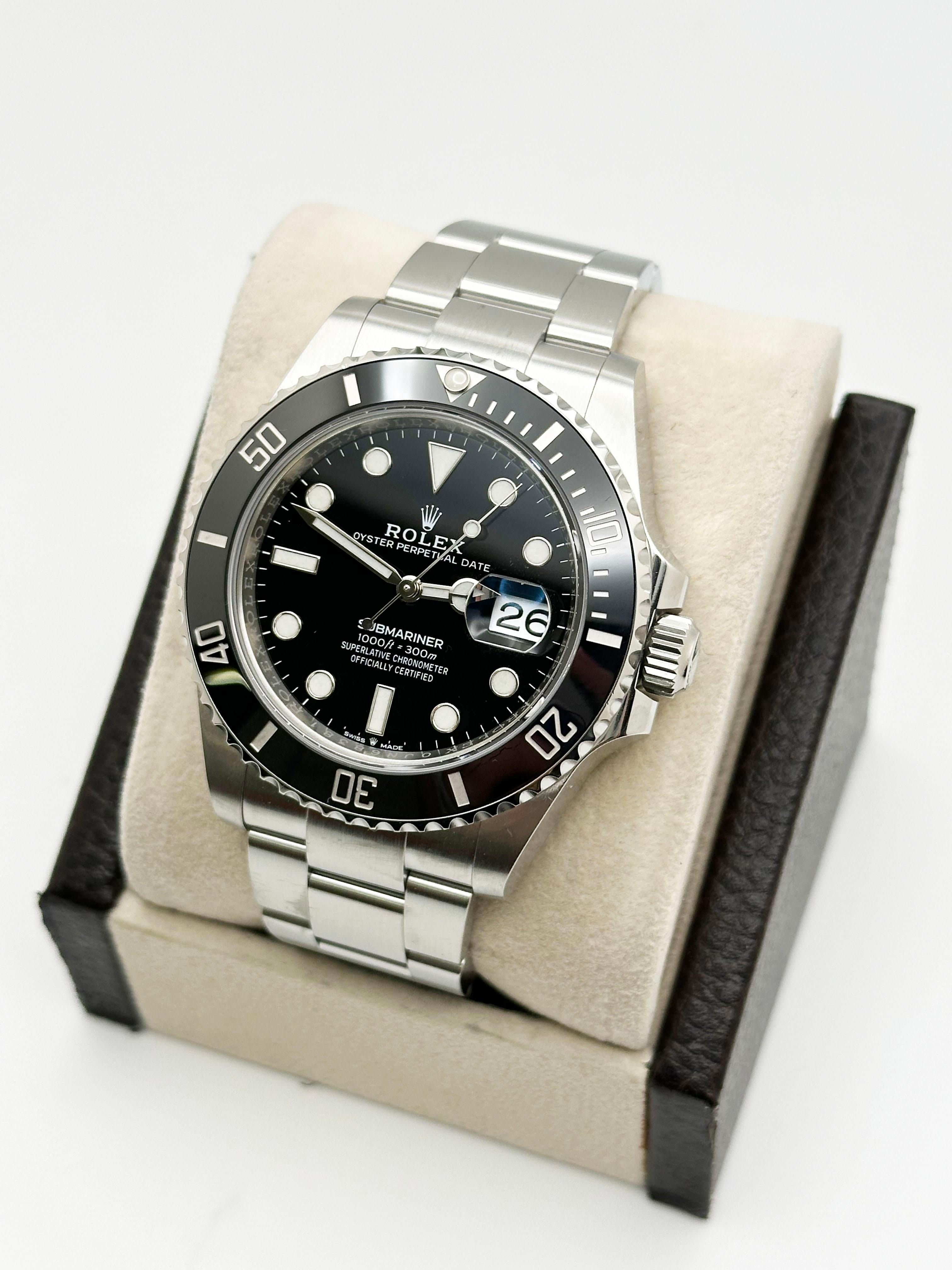 Rolex Submariner 126610LN Cerámica Negra Acero Inoxidable Caja Papel 41mm en Excelente estado para la venta en San Diego, CA