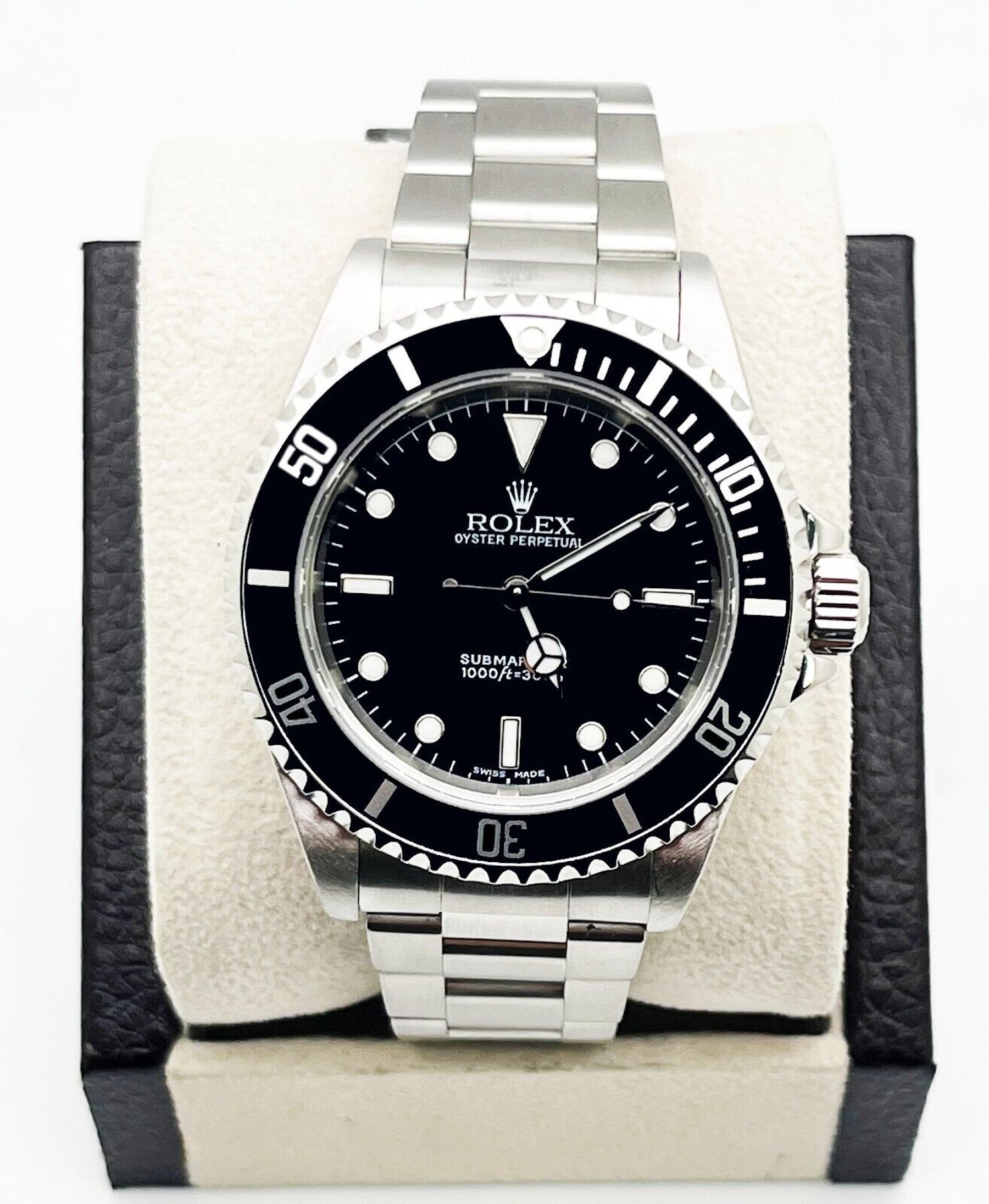 Rolex Submariner 14060 Black Dial Stainless Steel Box Paper 2005 en vente 2