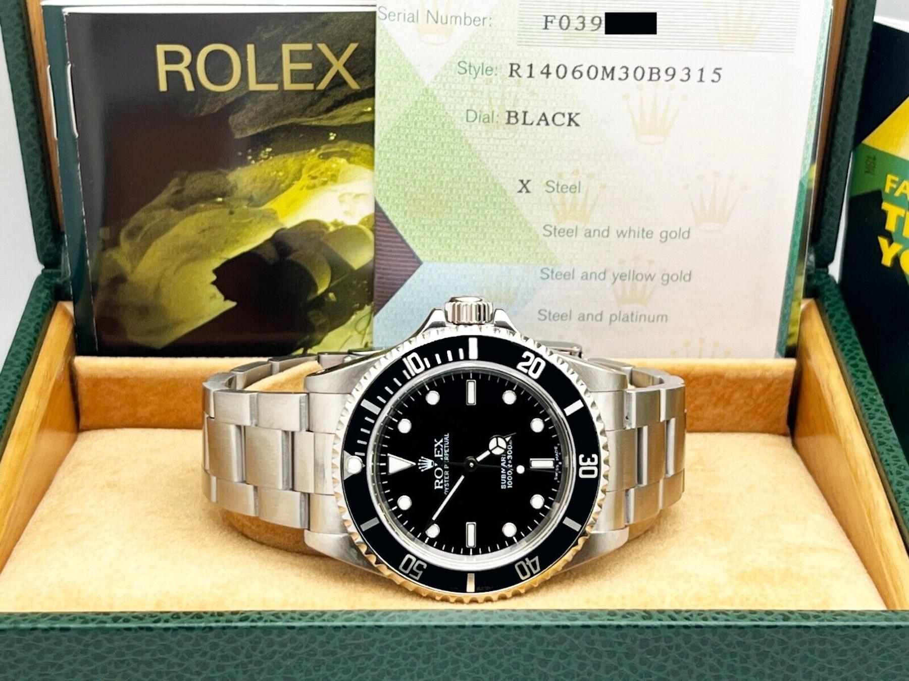 Rolex Submariner 14060 Black Dial Stainless Steel Box Paper 2005 en vente 4