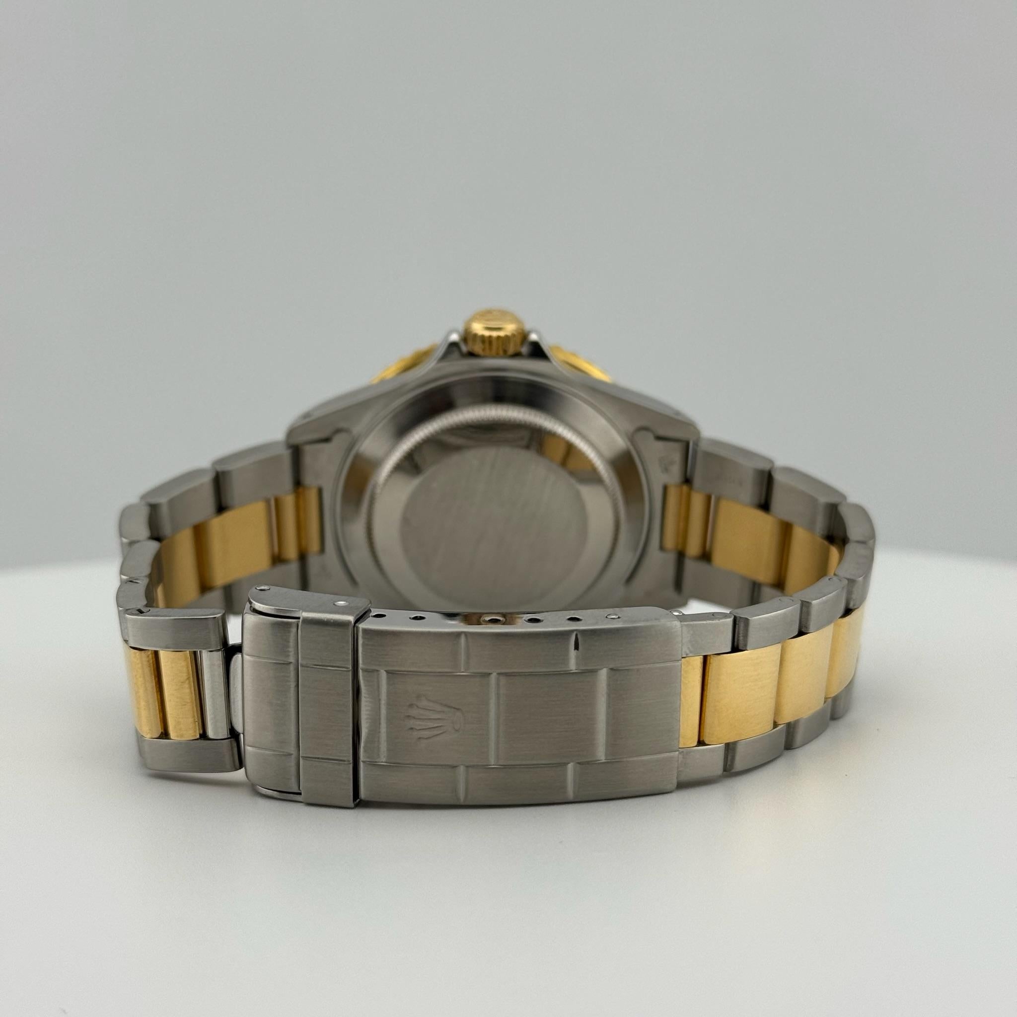 Rolex Submariner 16613 40mm Bleu 18k Gold Stainless Steel Box Paper Service Card en vente 3