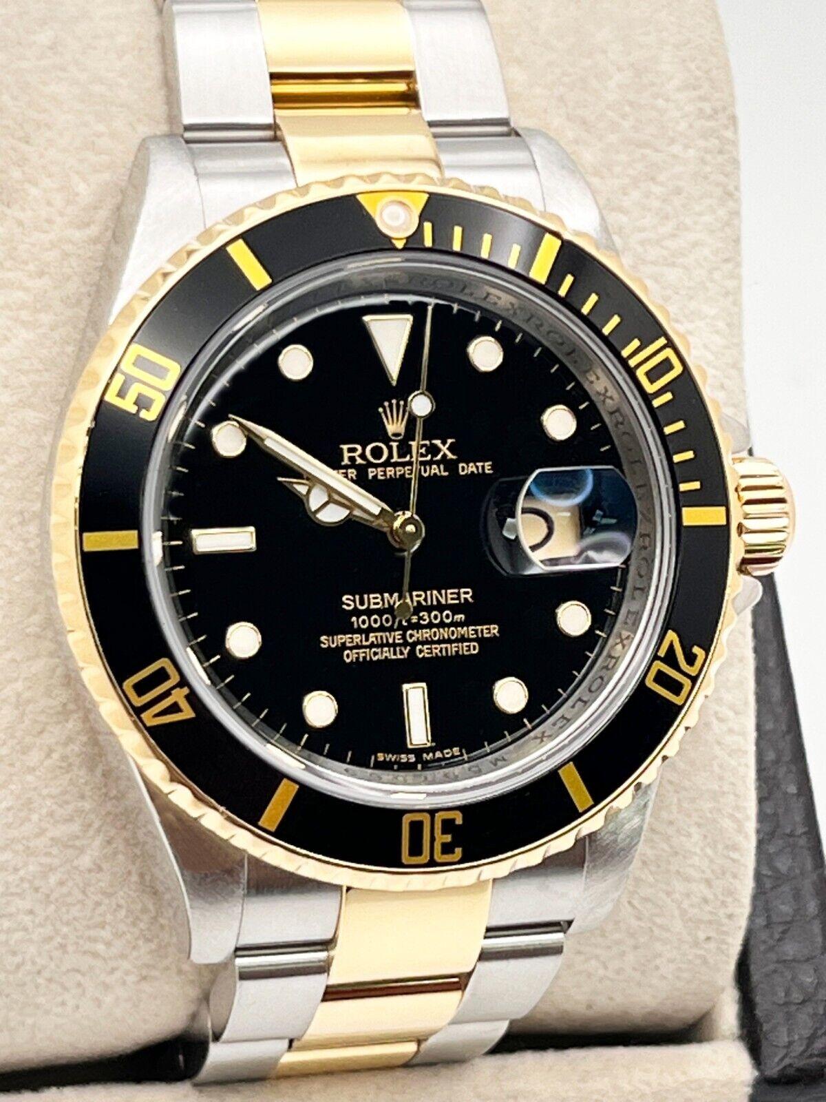 Stilnummer: 16613



Seriennummer: M5975***



Jahr: 2011

 

Modell: Submariner 

 

MATERIAL des Gehäuses: Rostfreier Stahl 

 

Band: 18K Gelbgold & Edelstahl 

 

Lünette: Schwarz

 

Zifferblatt: Blau 

 

Gesicht: Saphirglas 

 

Gehäusegröße: