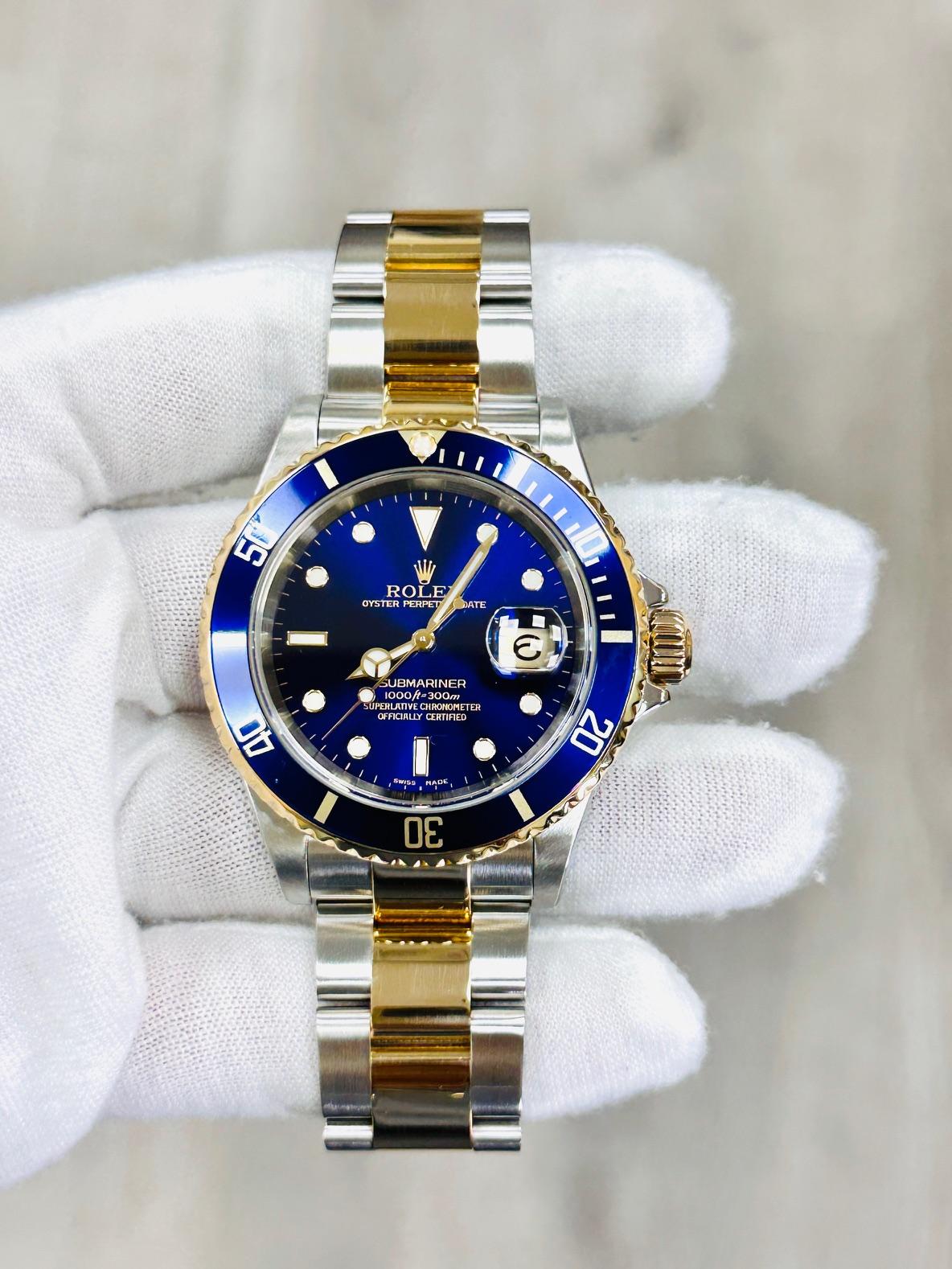 Rolex Submariner 16613 Blue Dial 18K Yellow Gold Stainless Steel In Excellent Condition For Sale In San Diego, CA