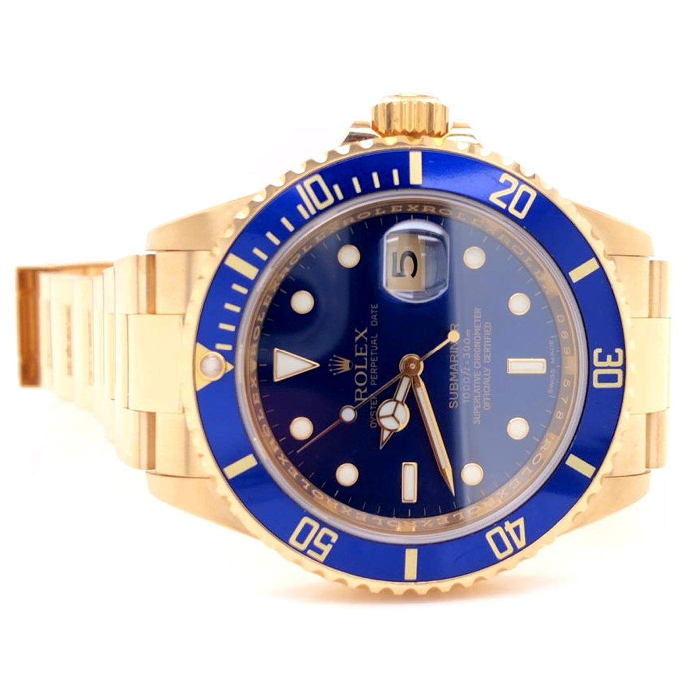 Rolex Submariner 16618 Oyster 18k Yellow Gold Blue Sunburst Dial Men's Watch In Excellent Condition In Aventura, FL