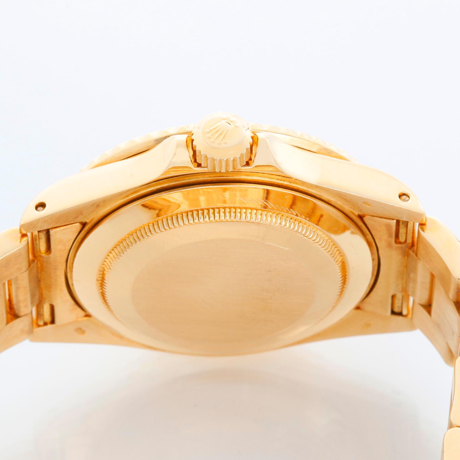 Rolex Submariner Orologio da uomo in oro 18k 16618 Quadrante blu in vendita 1