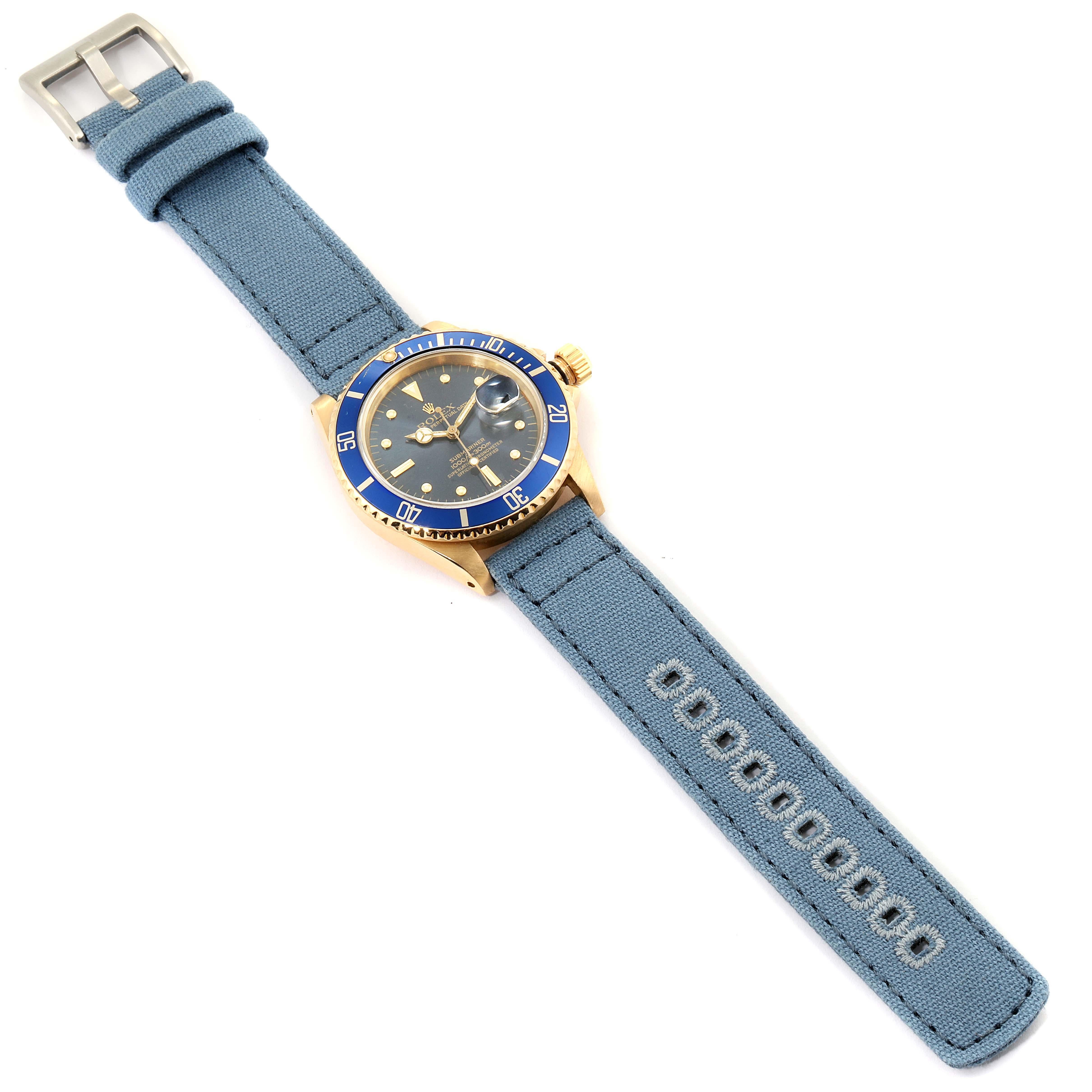 Rolex Submariner 18 Karat Yellow Gold Blue Dial Men's Watch 16808 For Sale 8