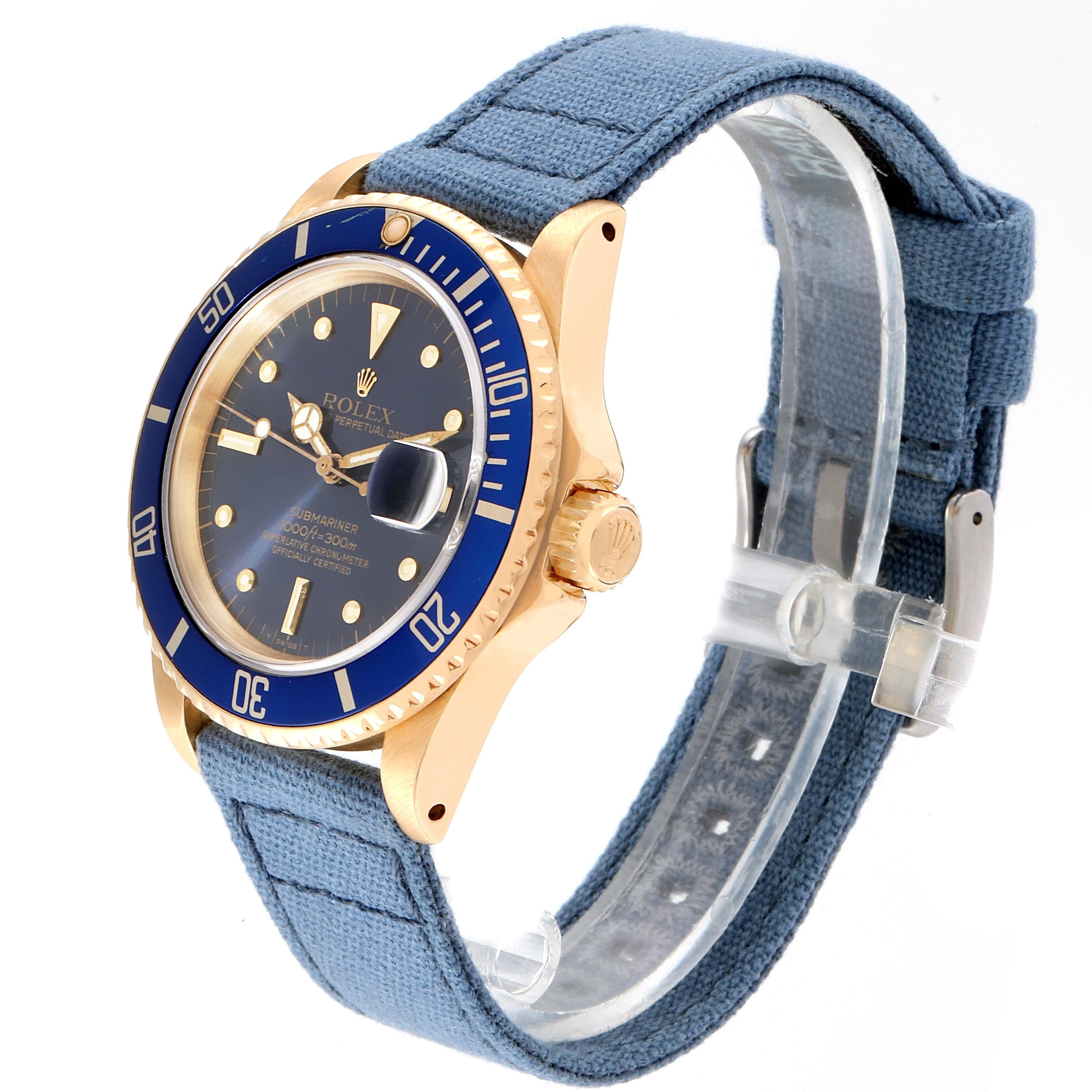 Rolex Submariner 18 Karat Yellow Gold Blue Dial Men's Watch 16808 In Good Condition For Sale In Atlanta, GA
