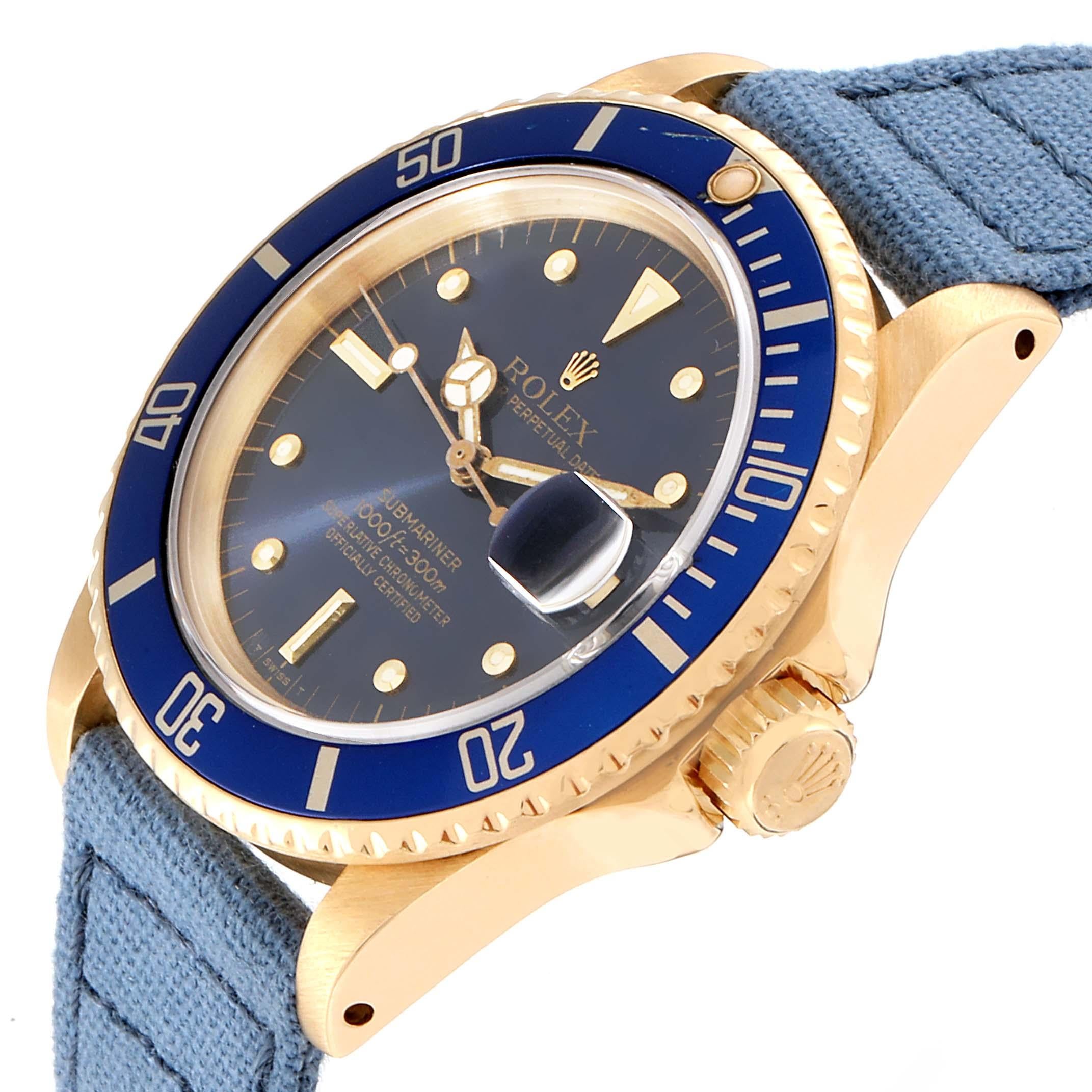 Rolex Submariner 18 Karat Yellow Gold Blue Dial Men's Watch 16808 For Sale 2