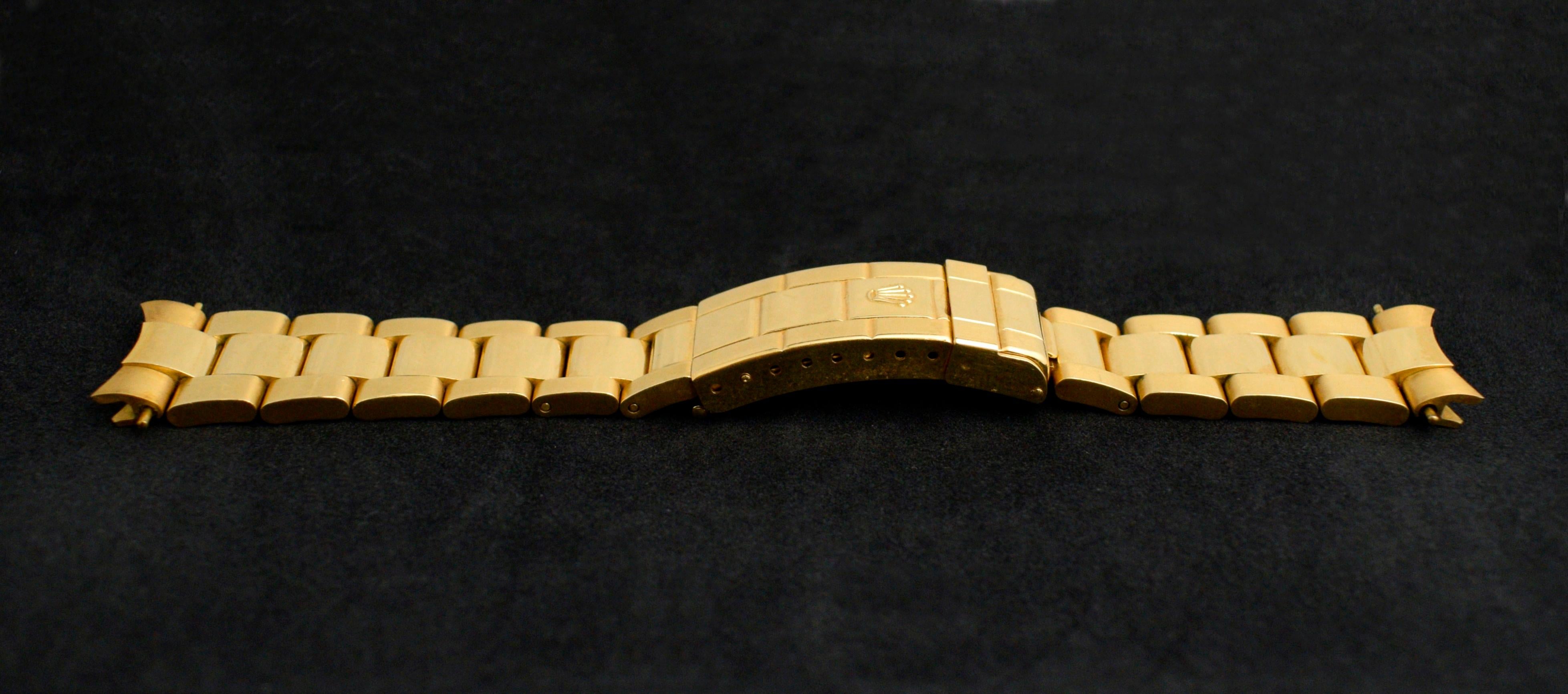 Rolex Submariner 18k Yellow Gold Blue Lapis Dial 16618 Automatic Watch, 1990 For Sale 2