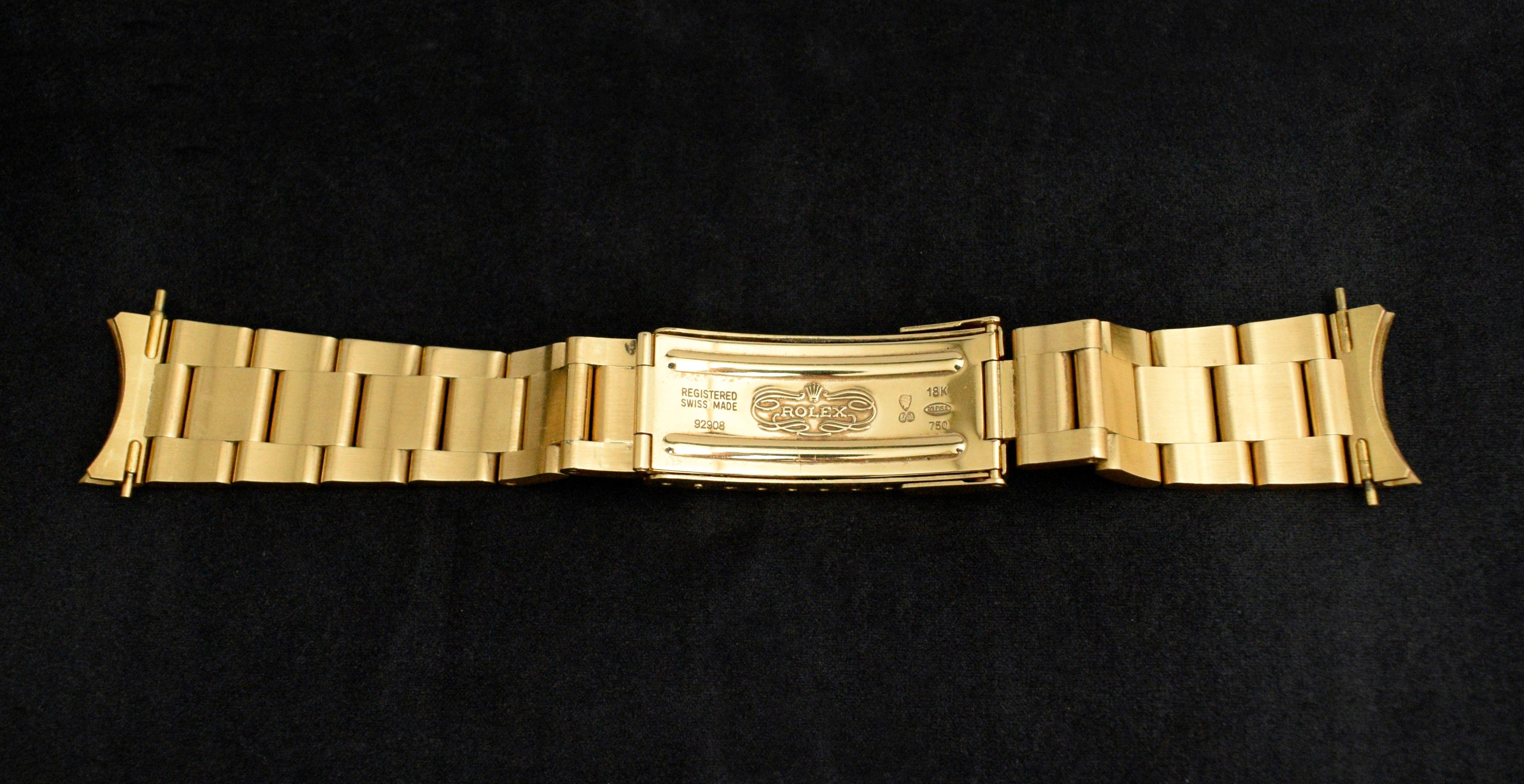 Montre automatique Rolex Submariner en or jaune 18 carats avec cadran en lapis bleu 16618, 1990 en vente 3