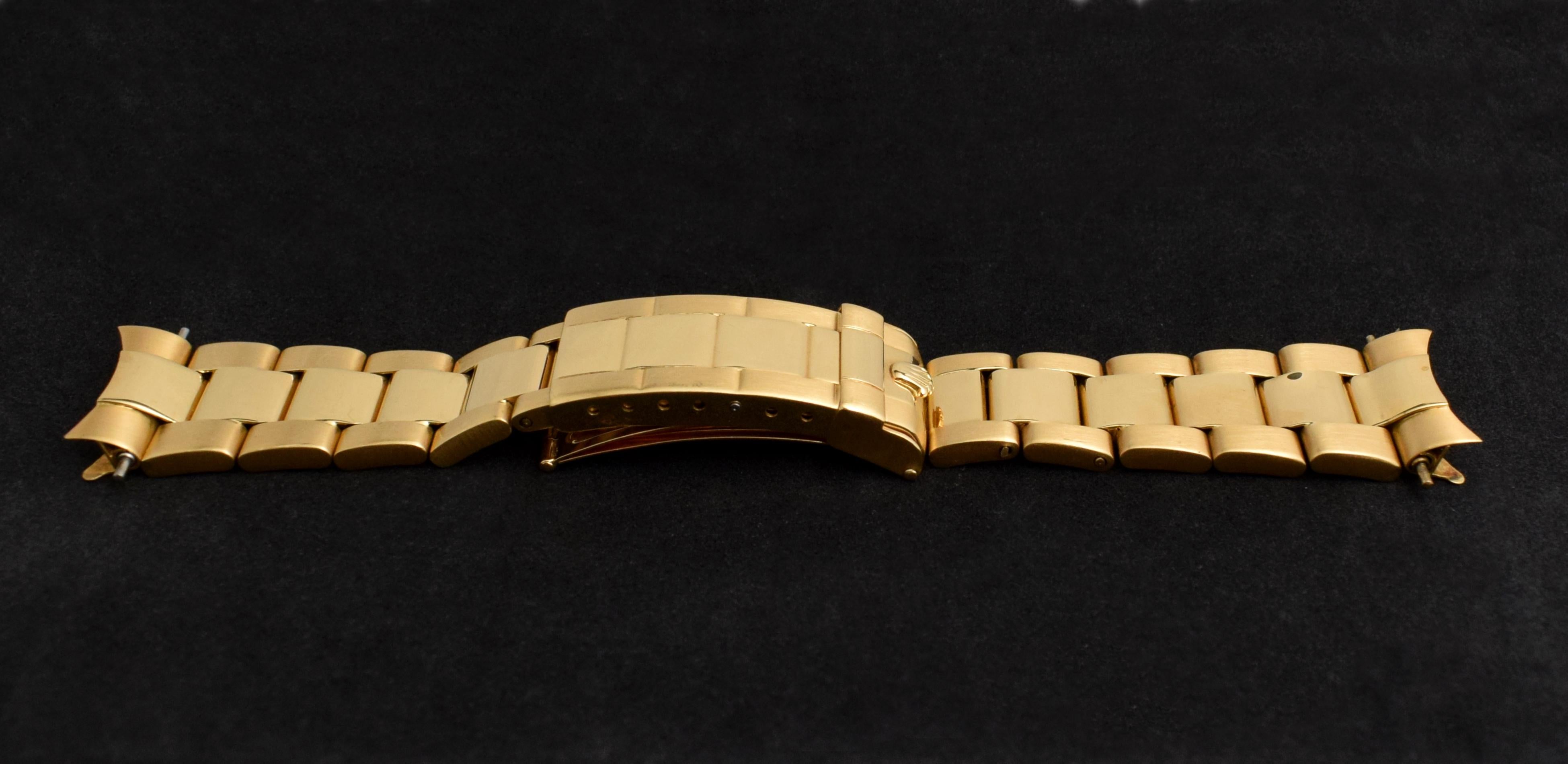 Rolex Submariner, montre automatique 1680 en or jaune 18 carats avec cadran bleu et violet, 1970 5