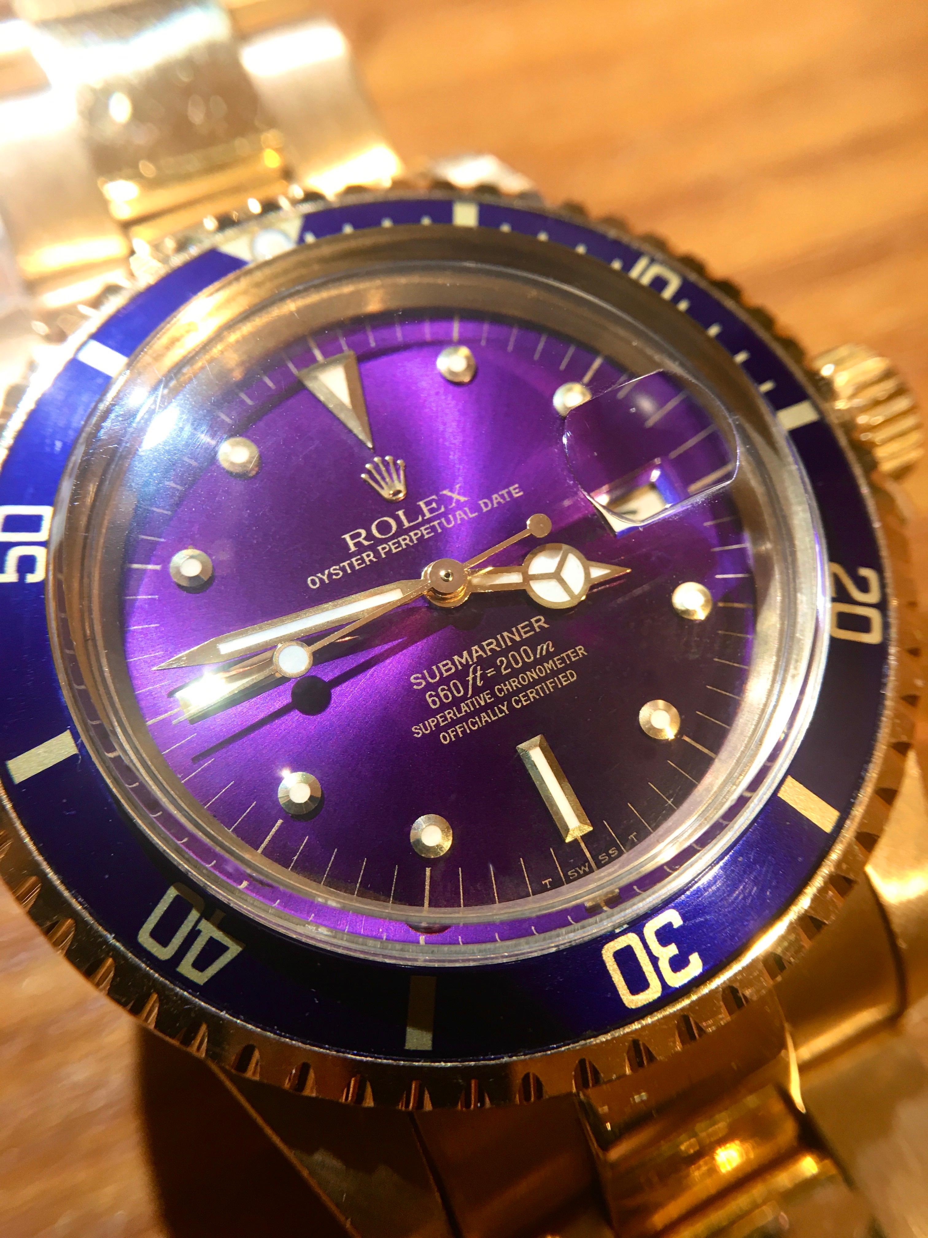 Rolex Submariner, montre automatique 1680 en or jaune 18 carats avec cadran bleu et violet, 1970 Bon état à Central & Western District, HK