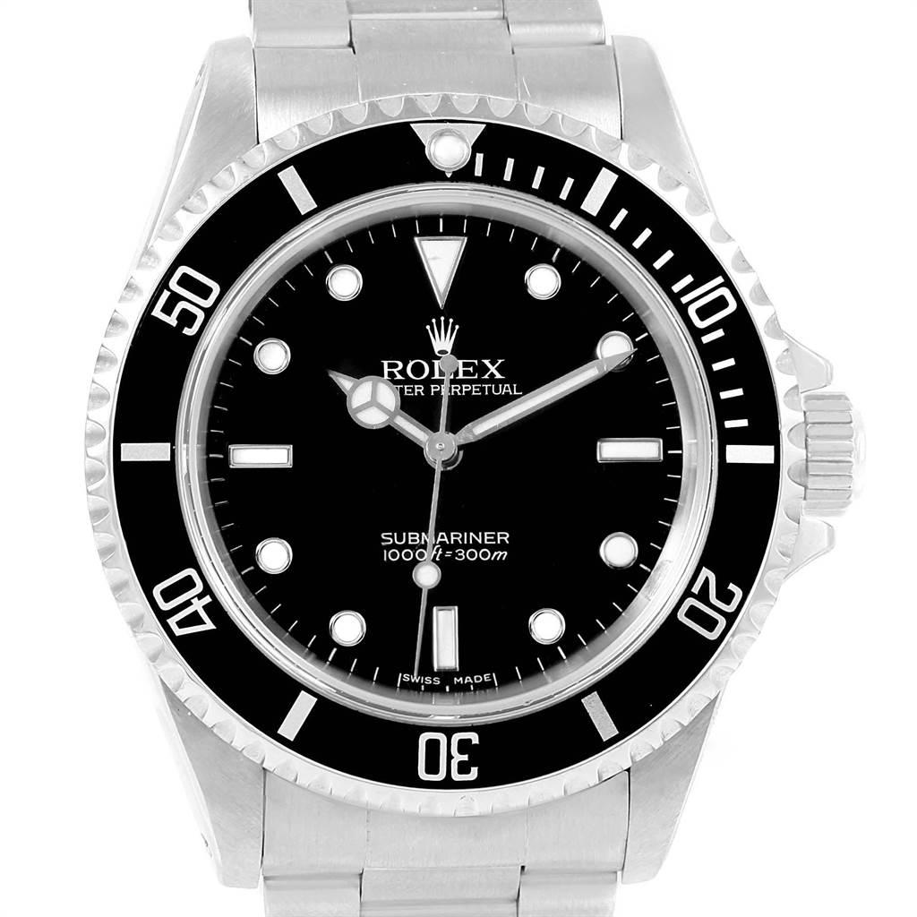 Rolex Submariner No-Date 2-Liner Men's Watch 14060 Box Papers In Excellent Condition For Sale In Atlanta, GA