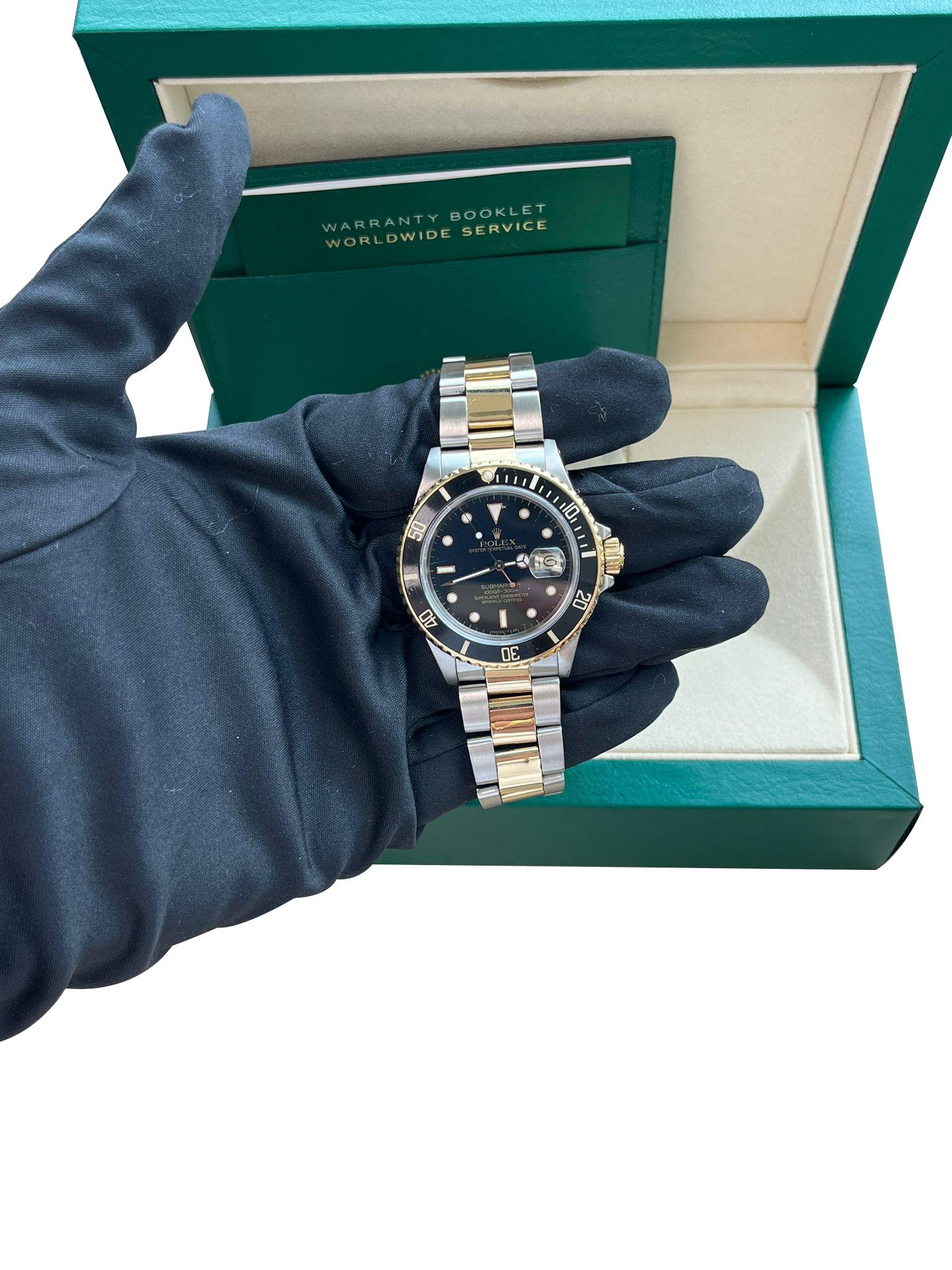 Rolex Submariner 40mm Stahl 18K Gelbgold Stahl Schwarzes Zifferblatt Herrenuhr 16803 im Angebot 7