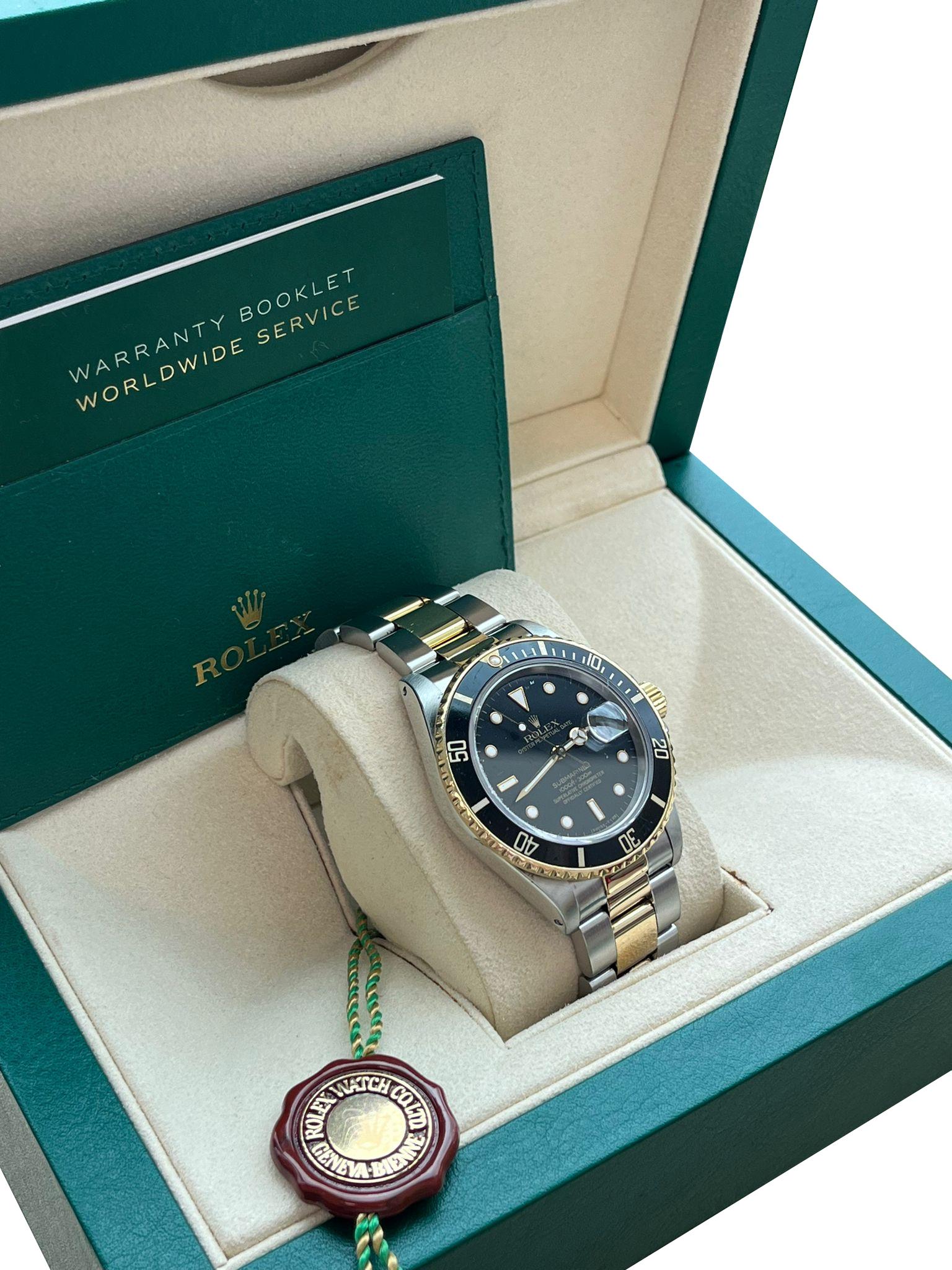 Rolex Submariner 40mm Stahl 18K Gelbgold Stahl Schwarzes Zifferblatt Herrenuhr 16803 im Zustand „Gut“ im Angebot in Aventura, FL