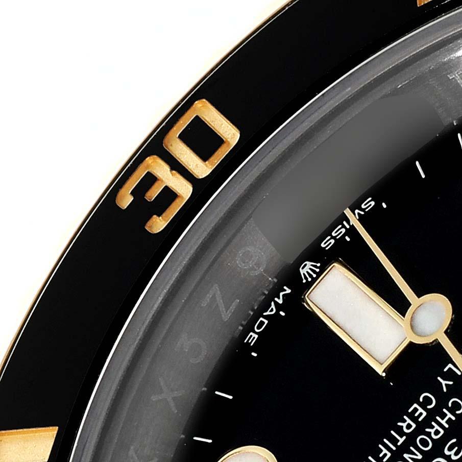 Rolex Submariner 41 Steel Yellow Gold Black Dial Mens Watch 126613. Mouvement automatique à remontage automatique, officiellement certifié chronomètre. Boîtier en acier inoxydable et or jaune 18k de 41 mm de diamètre. Logo Rolex sur la couronne.