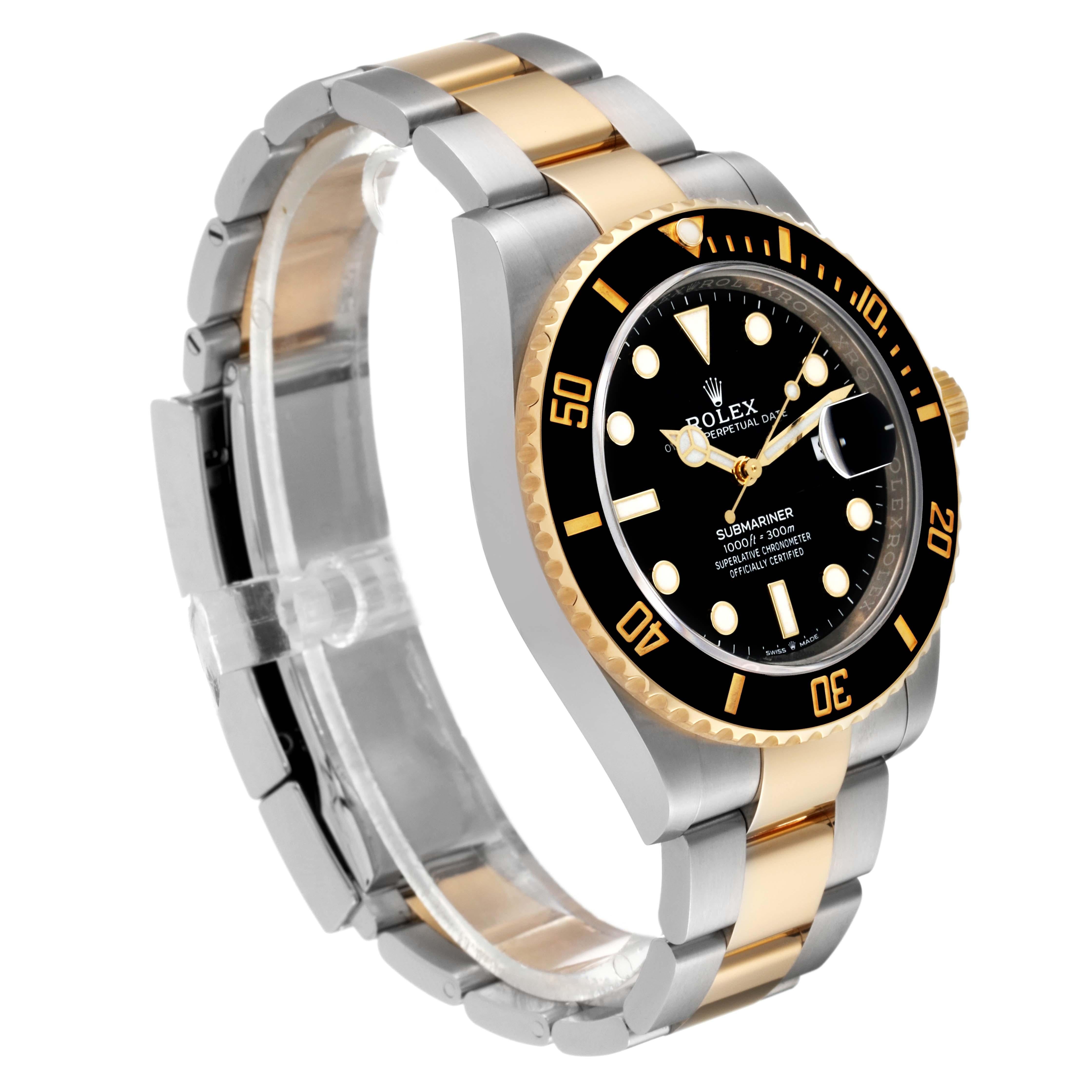 Rolex Montre Submariner 41 en acier et or jaune avec cadran noir pour hommes 126613 en vente 2